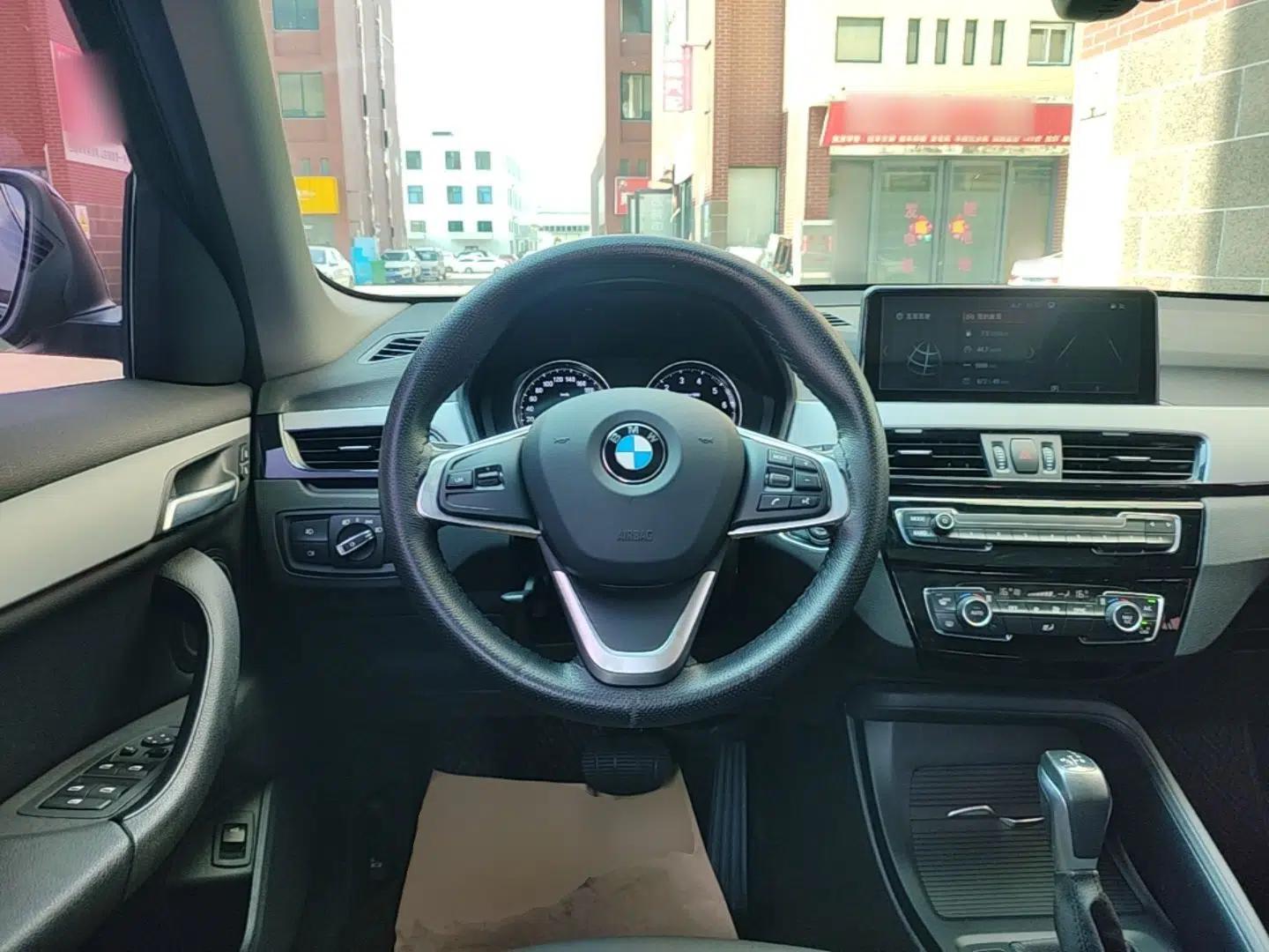BMW X1 2019 sDrive20Li Leading Model — миниатюра 13