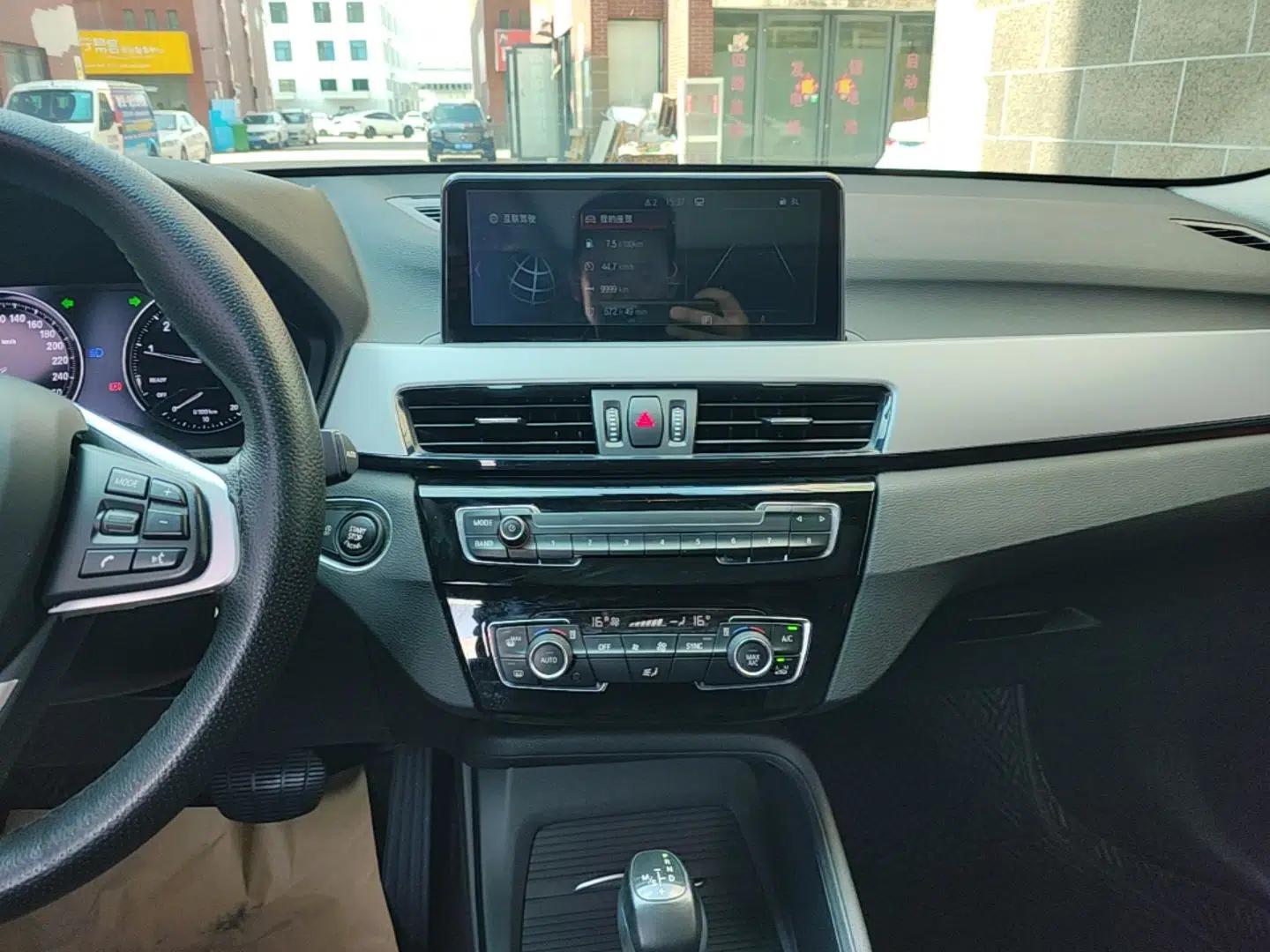 BMW X1 2019 sDrive20Li Leading Model — миниатюра 15