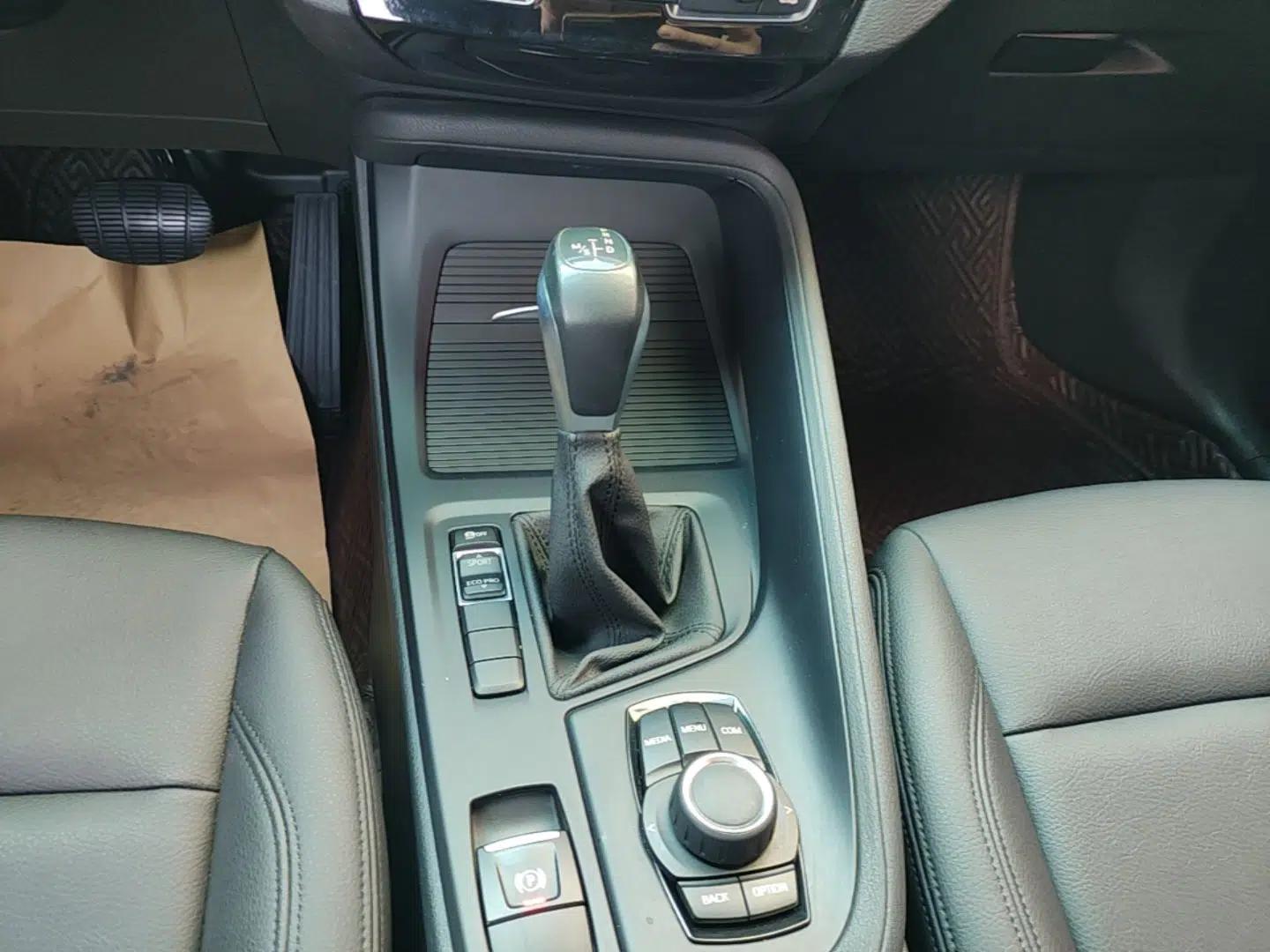 BMW X1 2019 sDrive20Li Leading Model — миниатюра 16