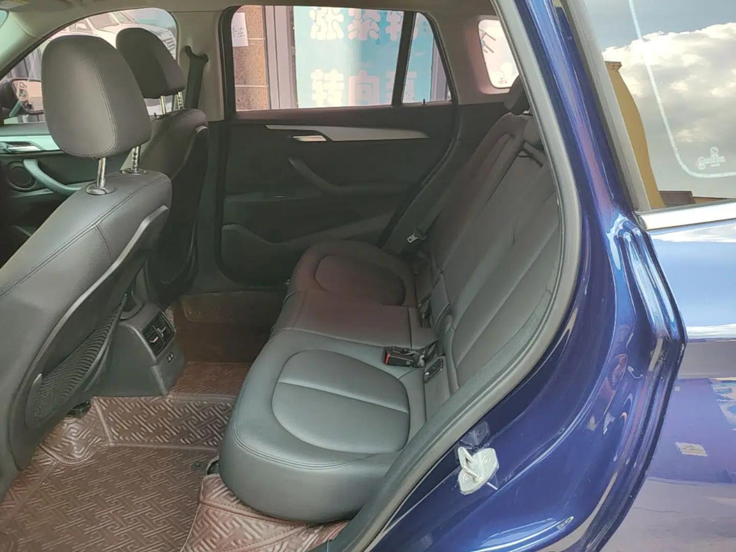 BMW X1 2019 sDrive20Li Leading Model — миниатюра 20
