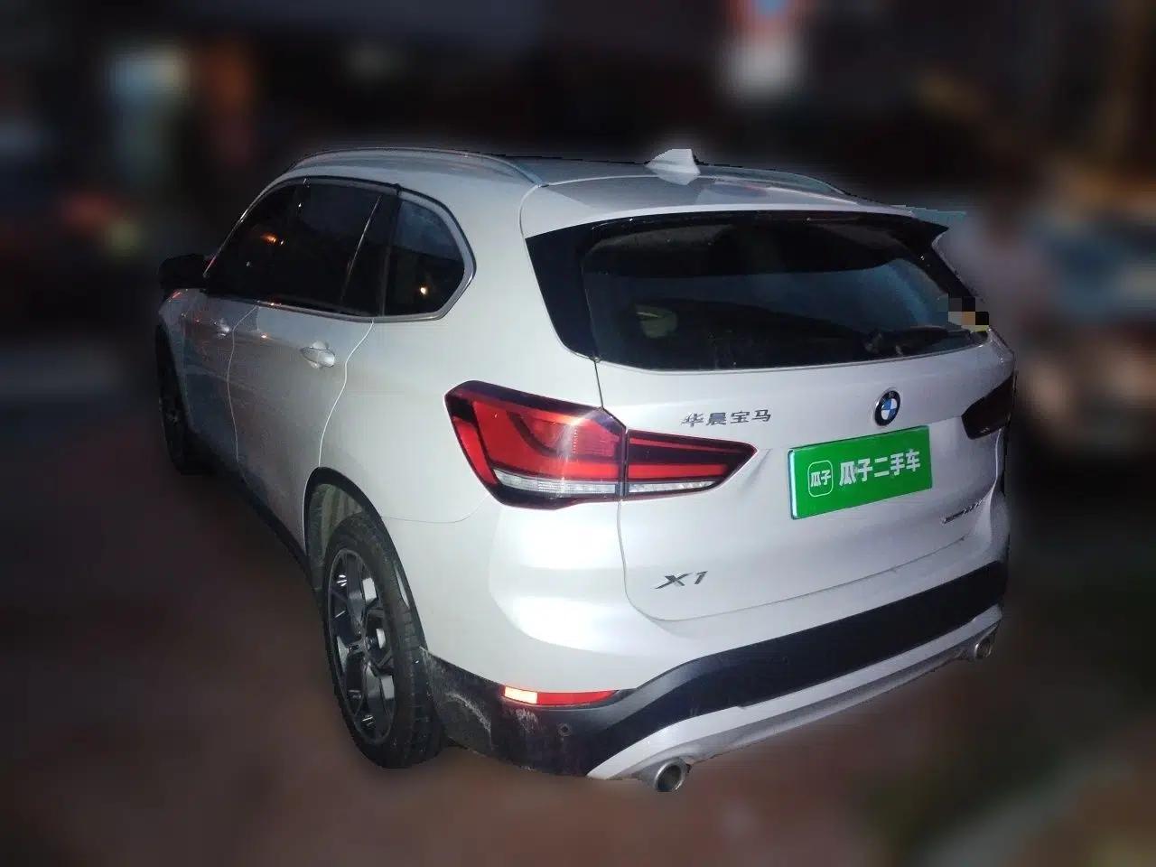 BMW X1 2020 sDrive25Li Leading Model — миниатюра 4