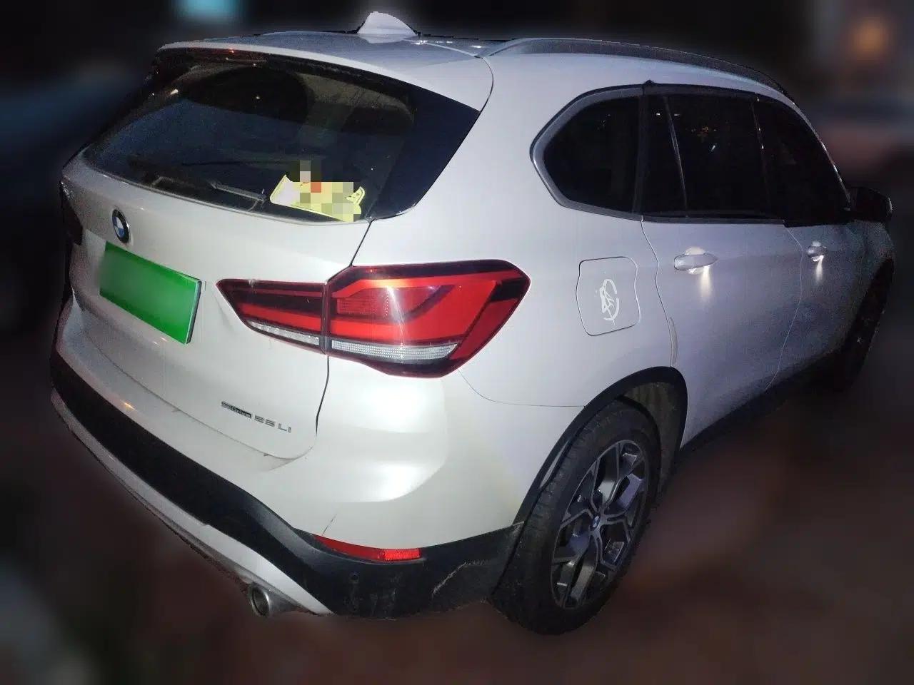 BMW X1 2020 sDrive25Li Leading Model — миниатюра 6
