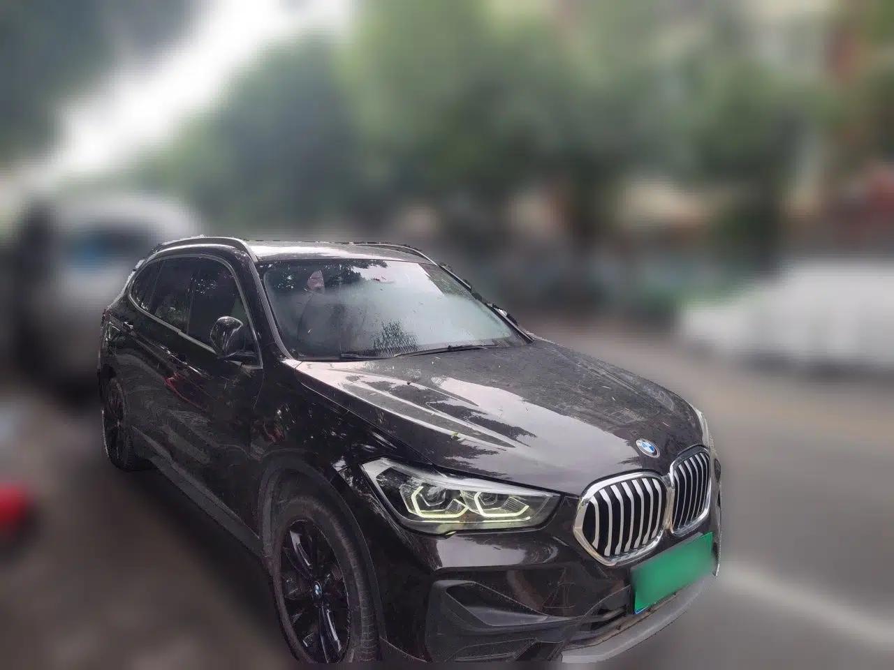 BMW X1 2021 sDrive20Li Fashion Model — миниатюра 3