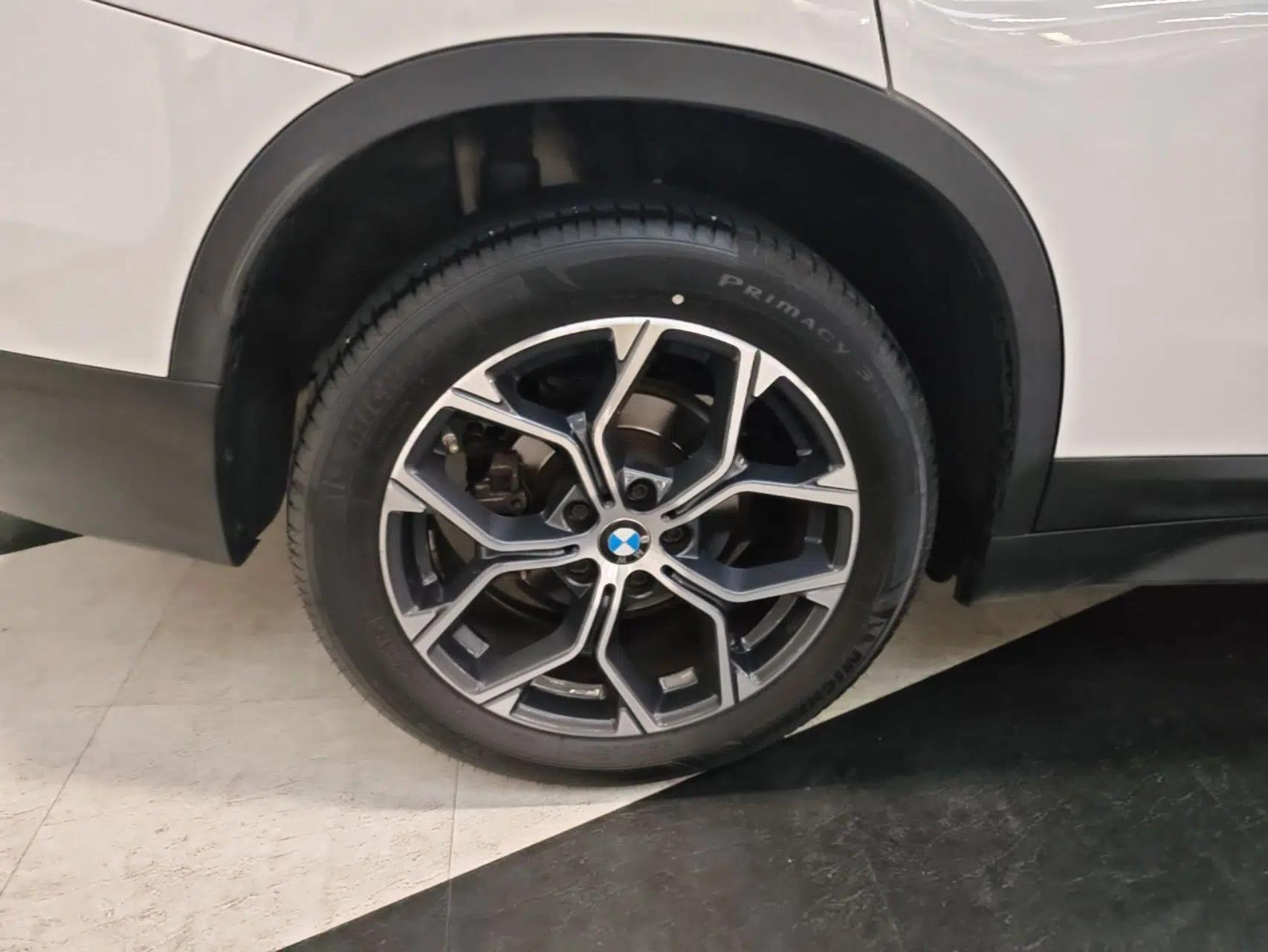 BMW X1 2021 sDrive25Li Leading Model — миниатюра 11