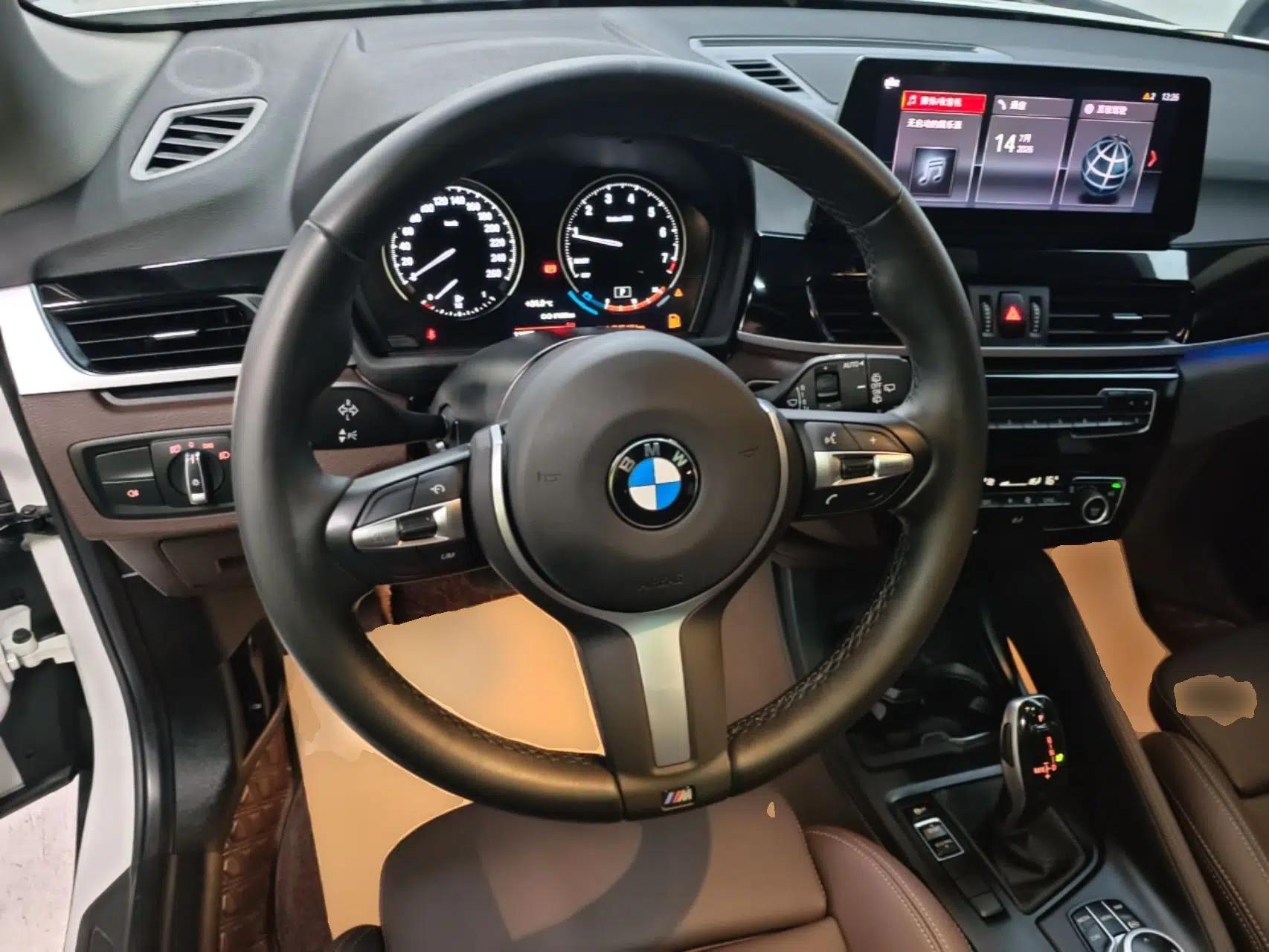 BMW X1 2021 sDrive25Li Leading Model — миниатюра 13