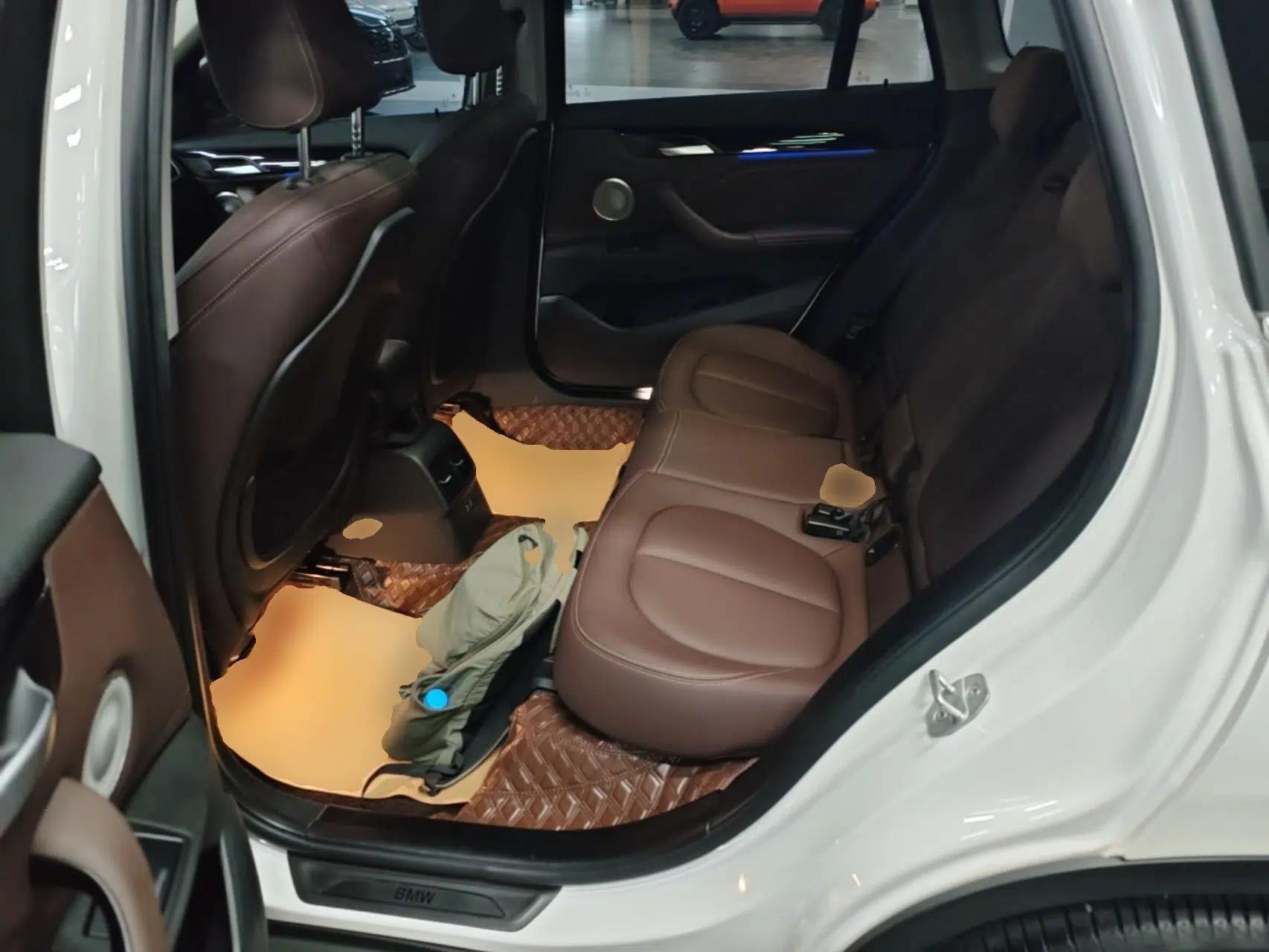 BMW X1 2021 sDrive25Li Leading Model — миниатюра 20