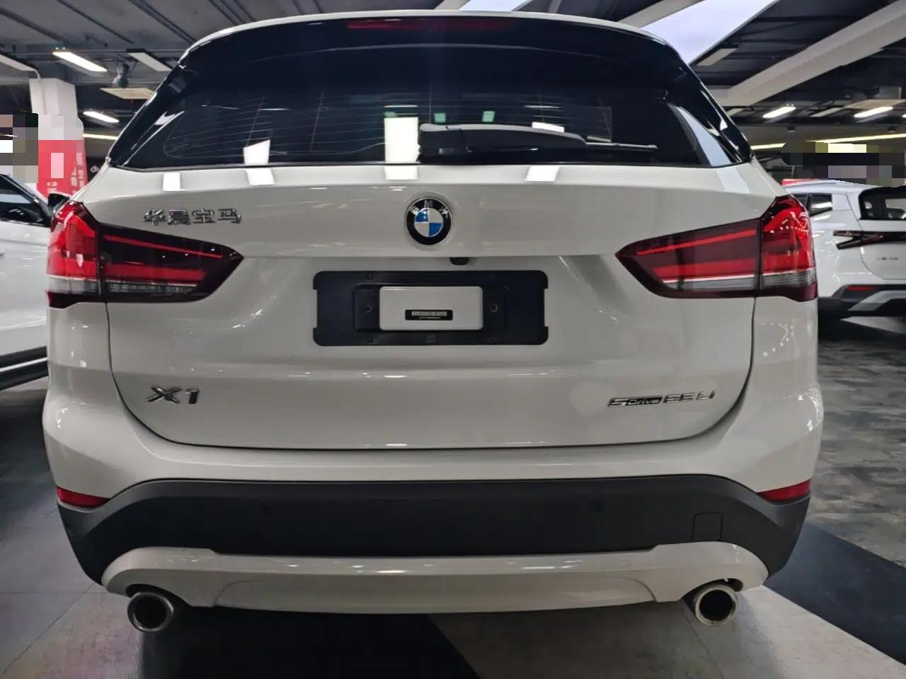 BMW X1 2021 sDrive25Li Leading Model — миниатюра 5