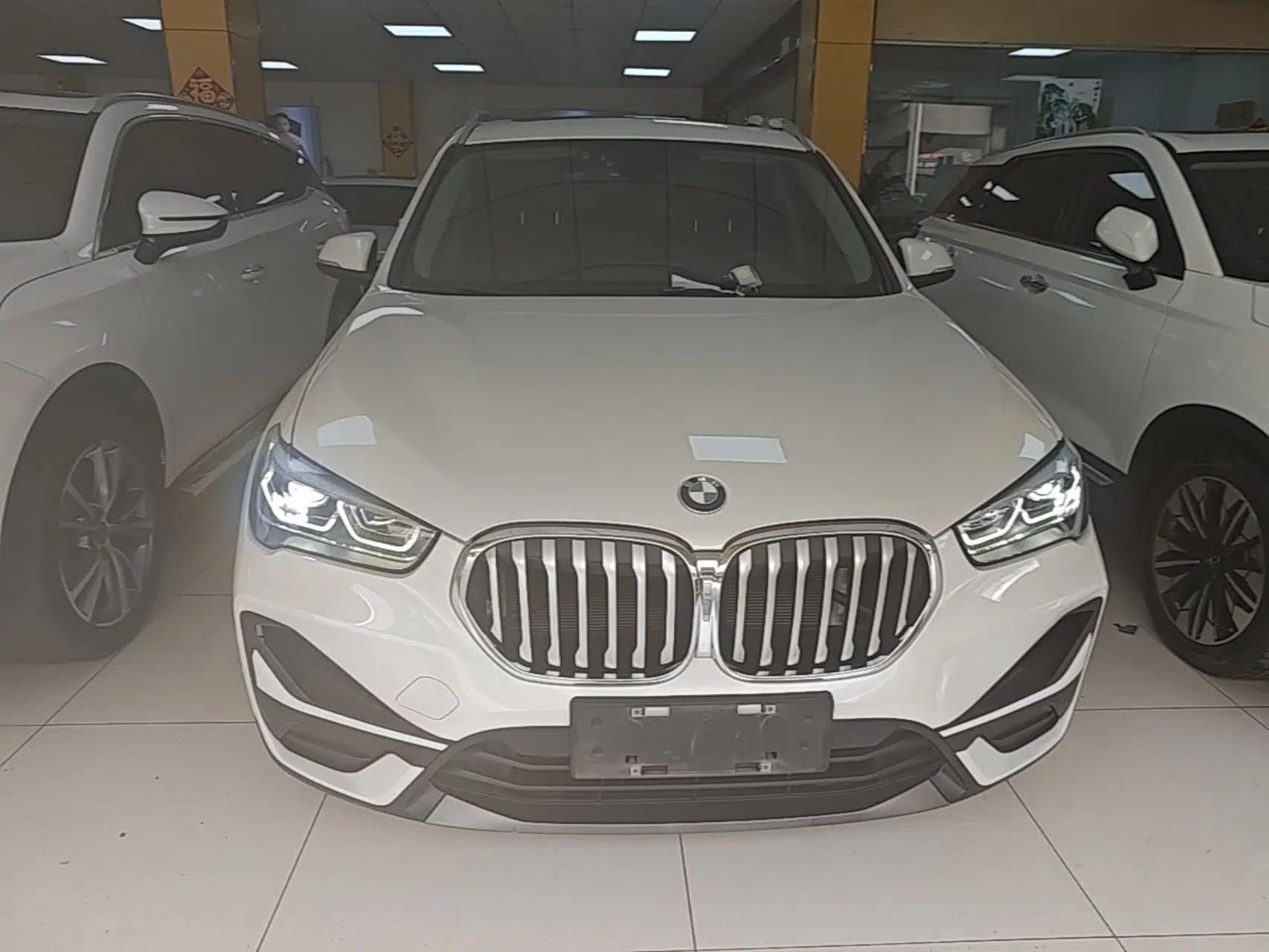 BMW X1 2021 sDrive25Li Leading Model — миниатюра 2