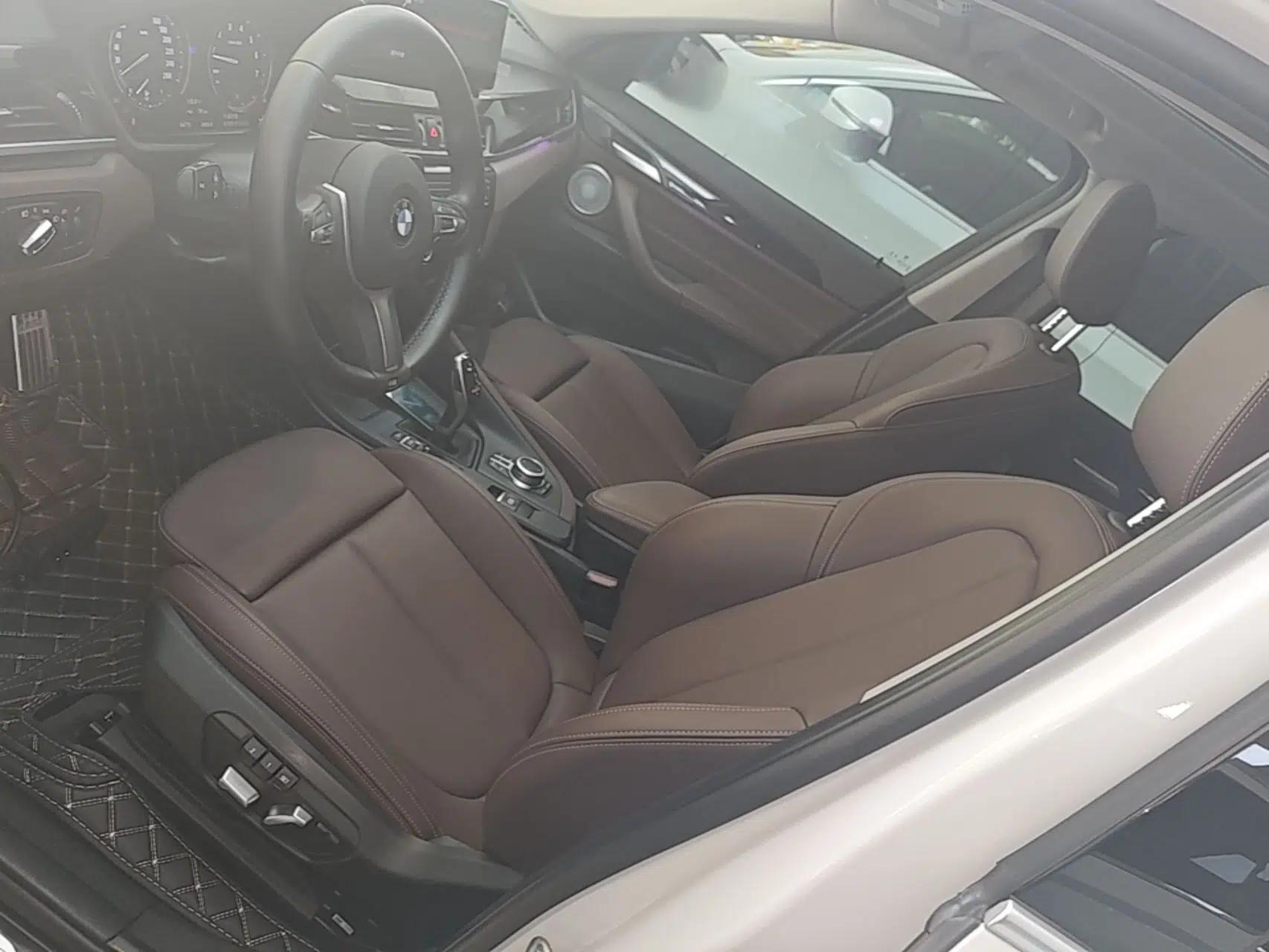 BMW X1 2021 sDrive25Li Leading Model — миниатюра 17