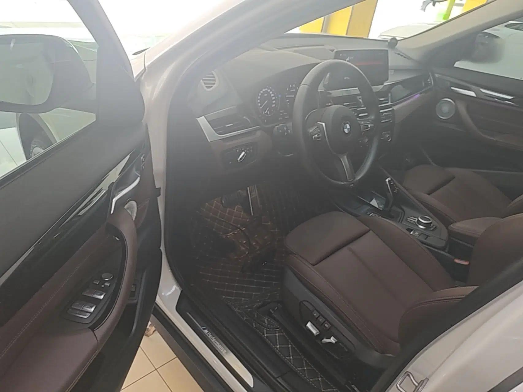 BMW X1 2021 sDrive25Li Leading Model — миниатюра 18