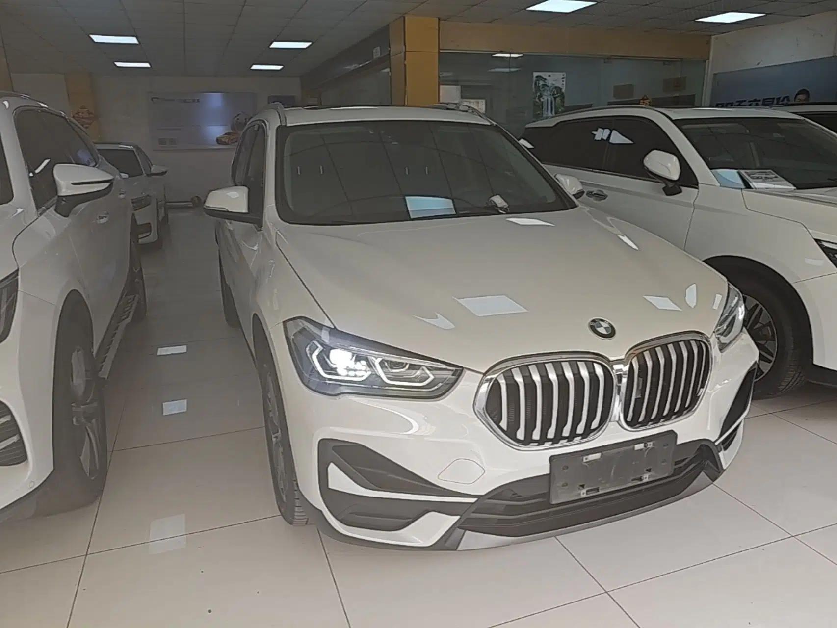 BMW X1 2021 sDrive25Li Leading Model — миниатюра 3