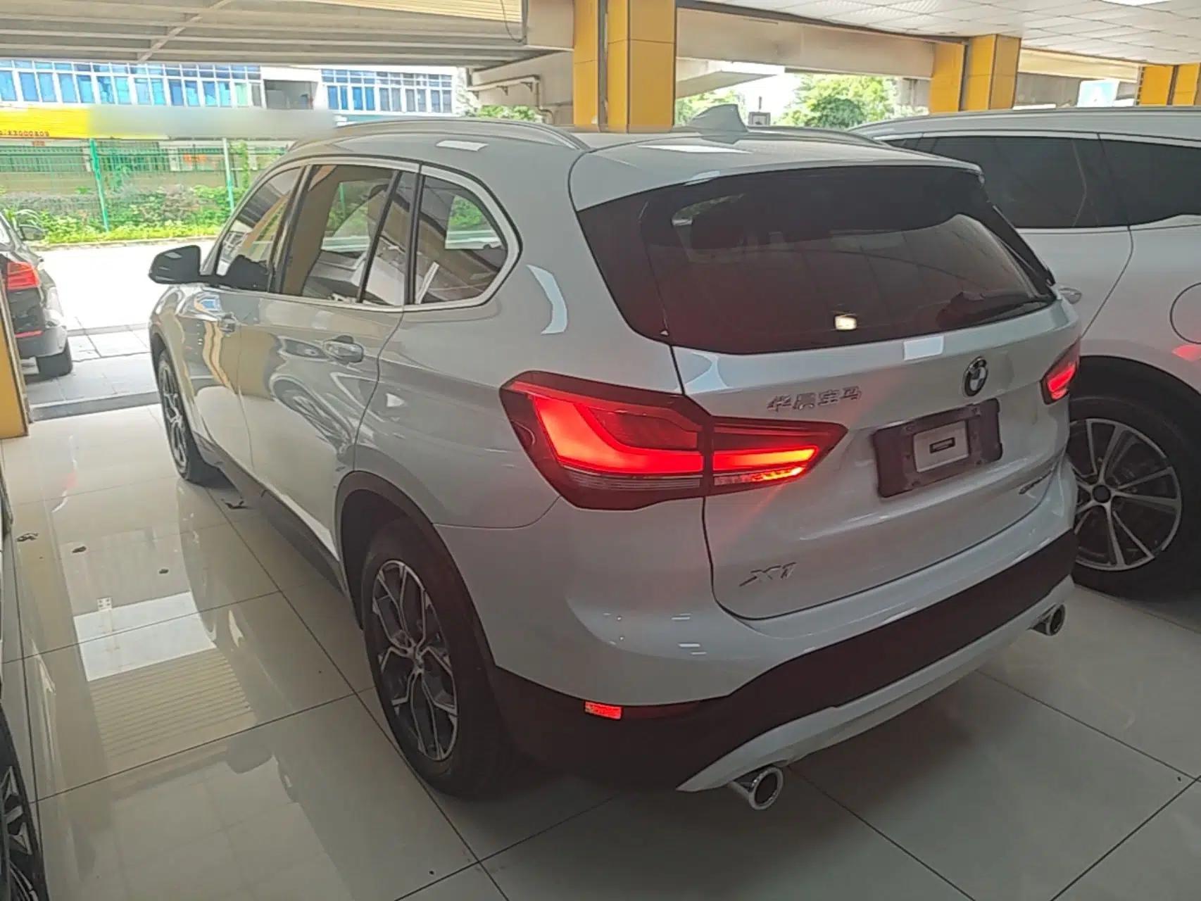 BMW X1 2021 sDrive25Li Leading Model — миниатюра 4