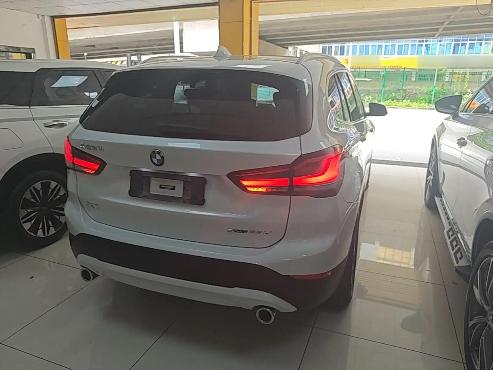 BMW X1 2021 sDrive25Li Leading Model — миниатюра 6