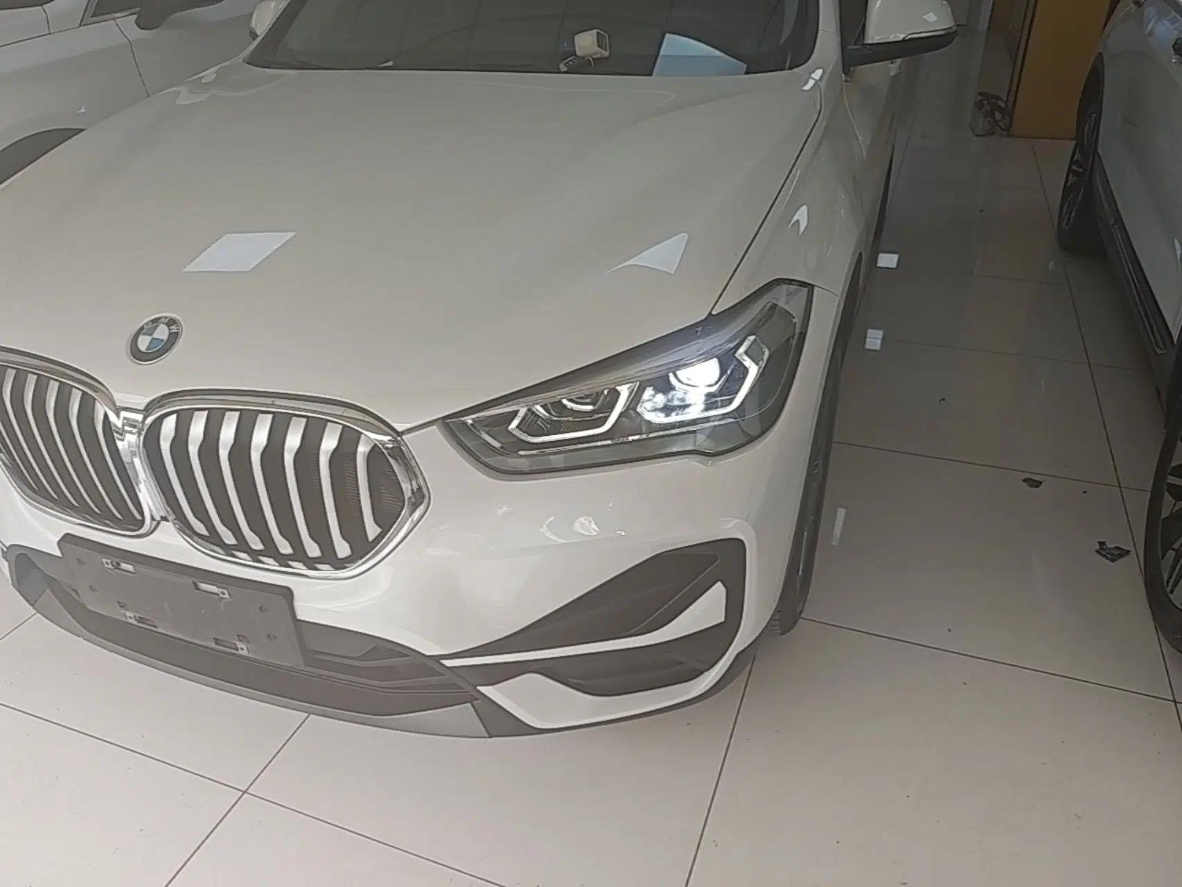 BMW X1 2021 sDrive25Li Leading Model — миниатюра 8