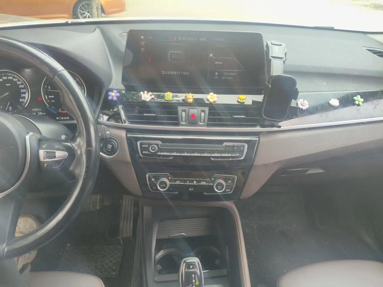 BMW X1 2022 sDrive25Li Leading Model — миниатюра 13