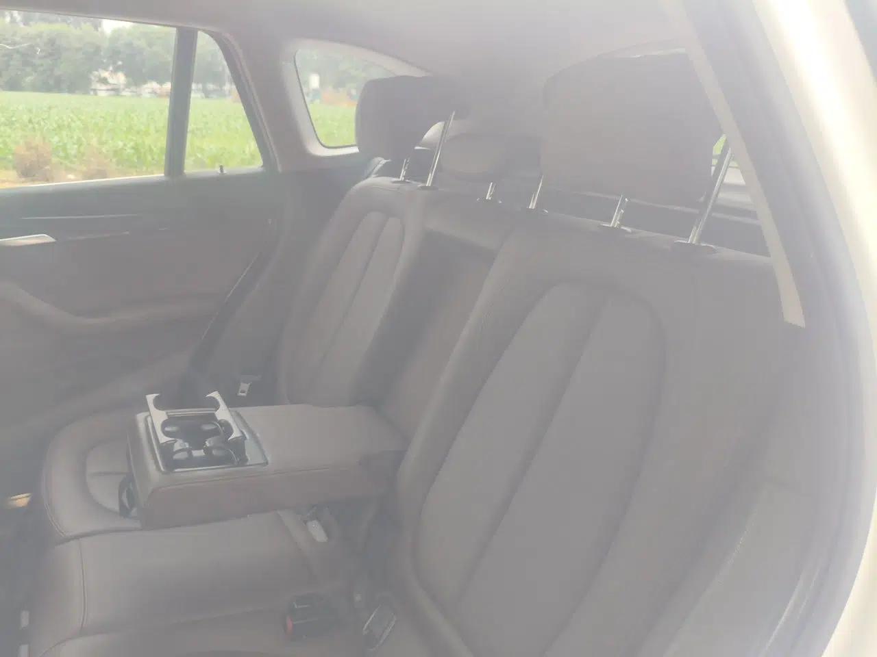 BMW X1 2022 sDrive25Li Leading Model — миниатюра 17