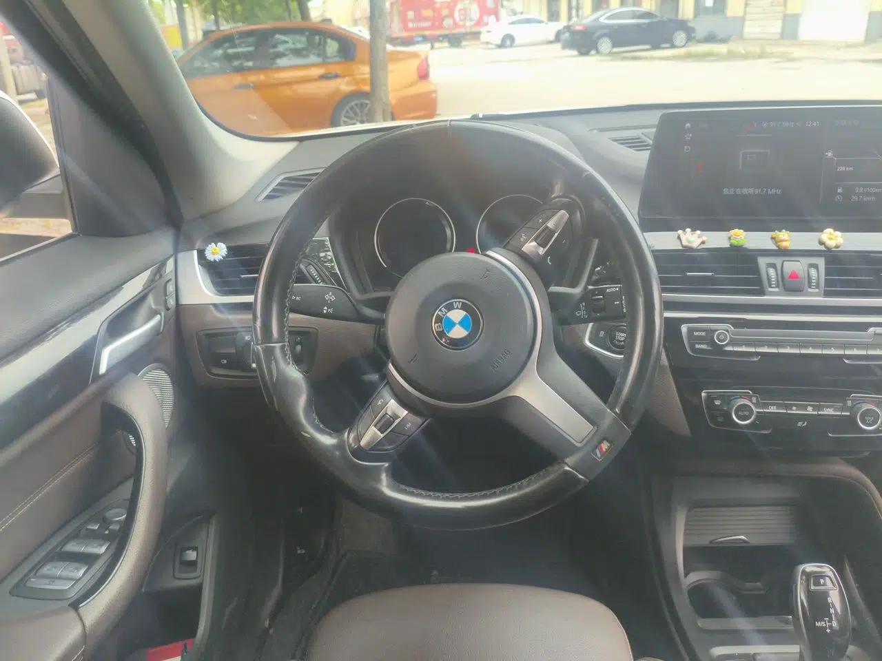BMW X1 2022 sDrive25Li Leading Model — миниатюра 10