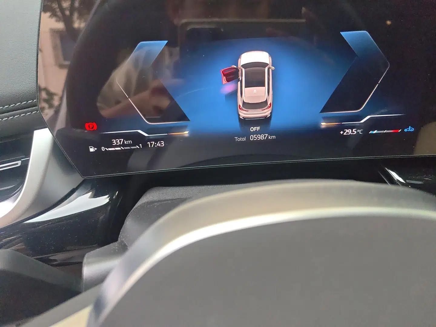 BMW X1 2025 Model sDrive25Li X Design Package — миниатюра 12
