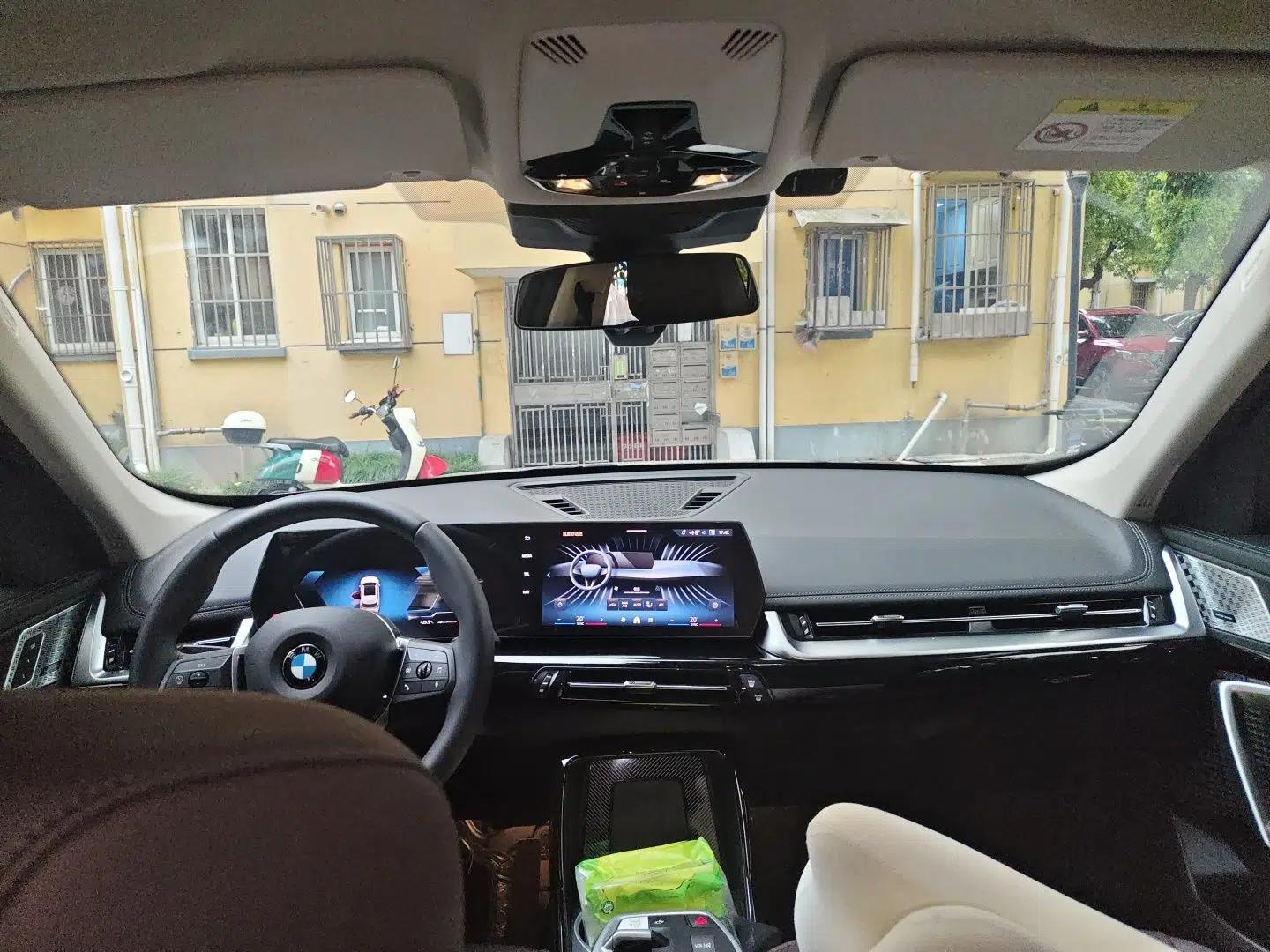 BMW X1 2025 Model sDrive25Li X Design Package — миниатюра 18