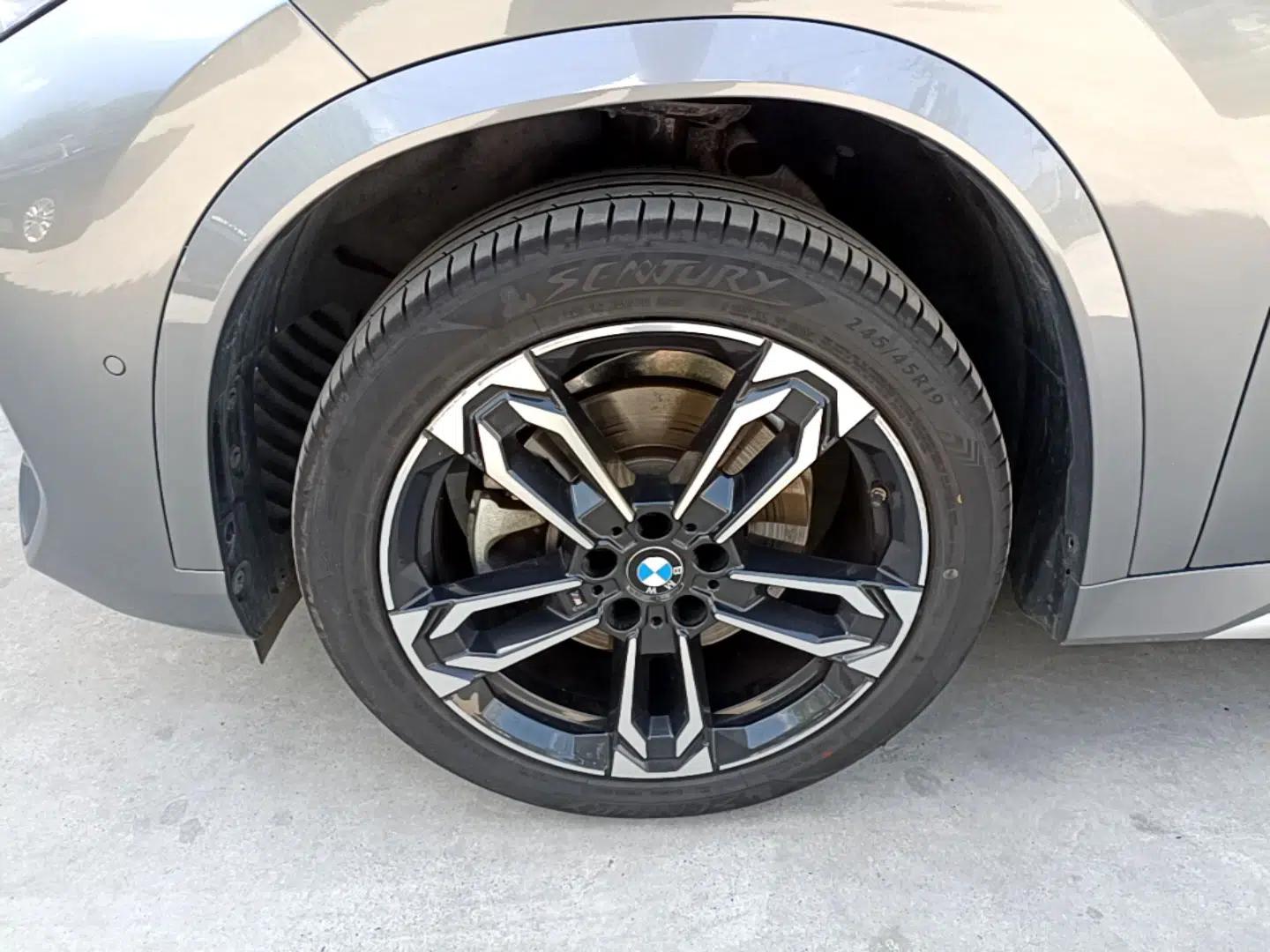 BMW X1 2023 sDrive25Li M Sport Package — миниатюра 10
