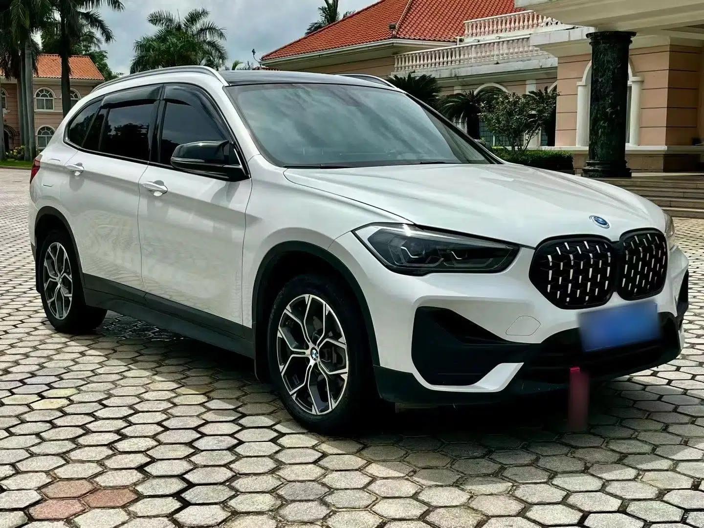 BMW X1 2022 sDrive25Li Leading Model — миниатюра 3