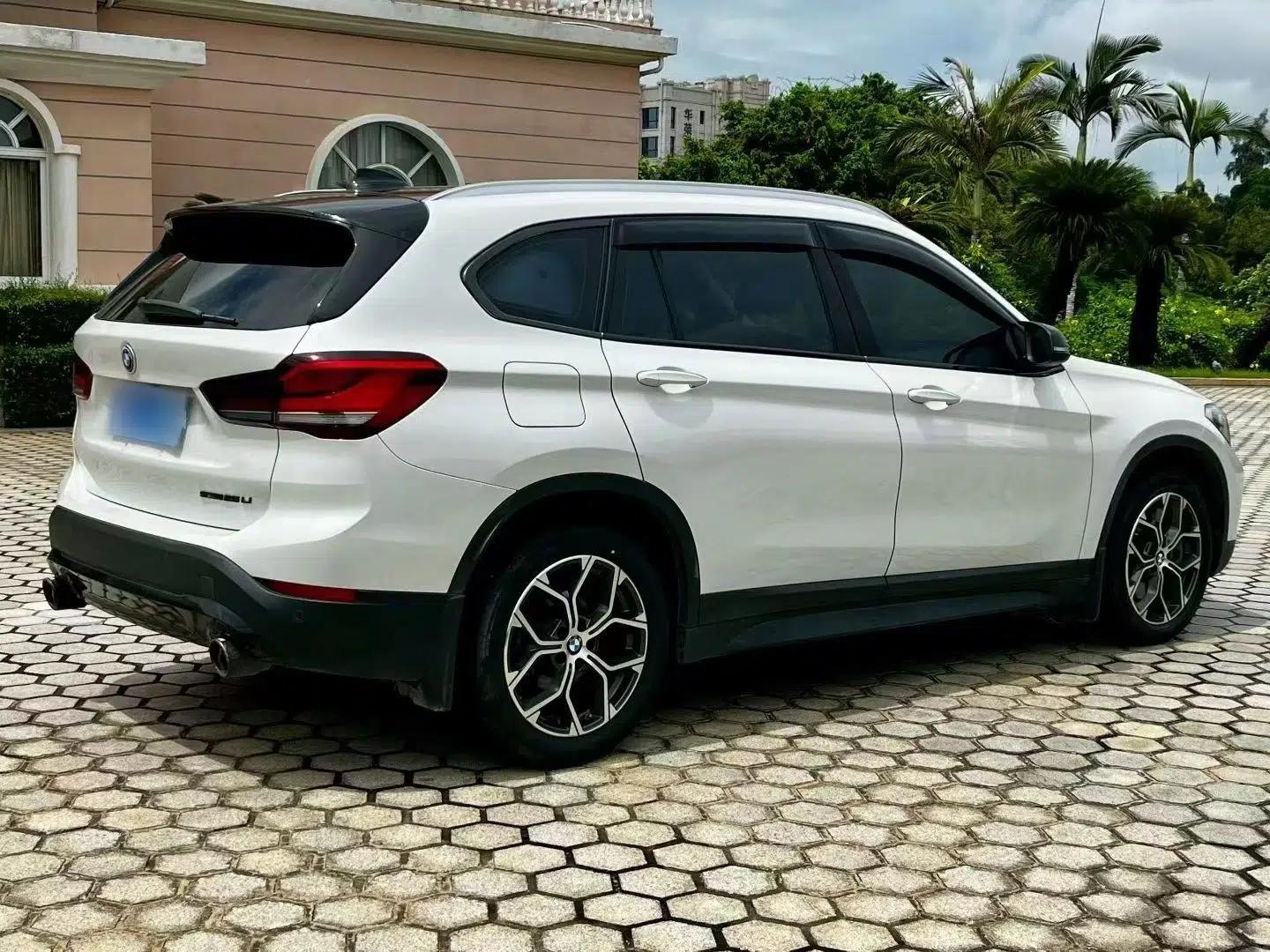 BMW X1 2022 sDrive25Li Leading Model — миниатюра 6
