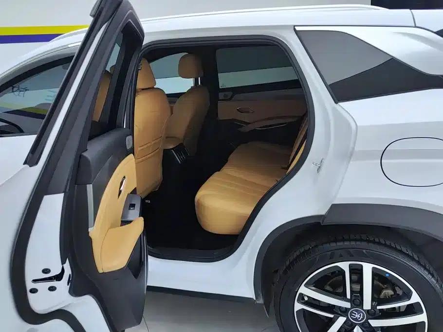 Song L DM-i 2024 Model 112km Leading Edition — миниатюра 11