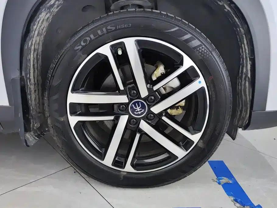 Song L DM-i 2024 Model 112km Leading Edition — миниатюра 6