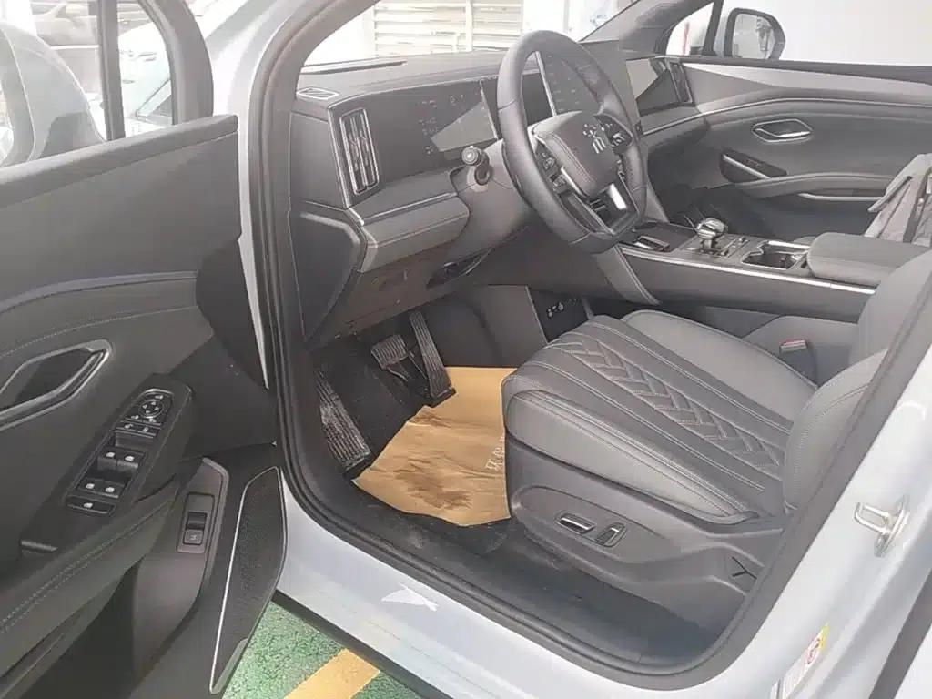 Song L DM-i 2025 Smart Driving Edition 160km/h Superior Model — миниатюра 16