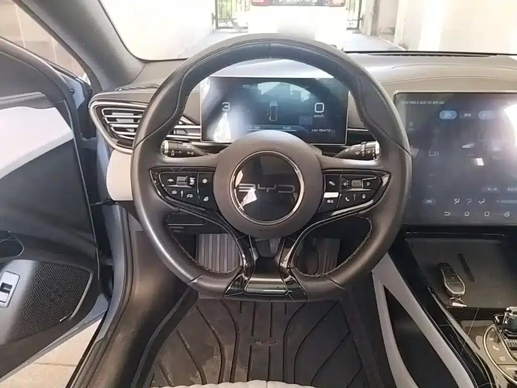 Seal 2022 550km Standard Range Rear-Wheel Drive Premium Edition — миниатюра 11