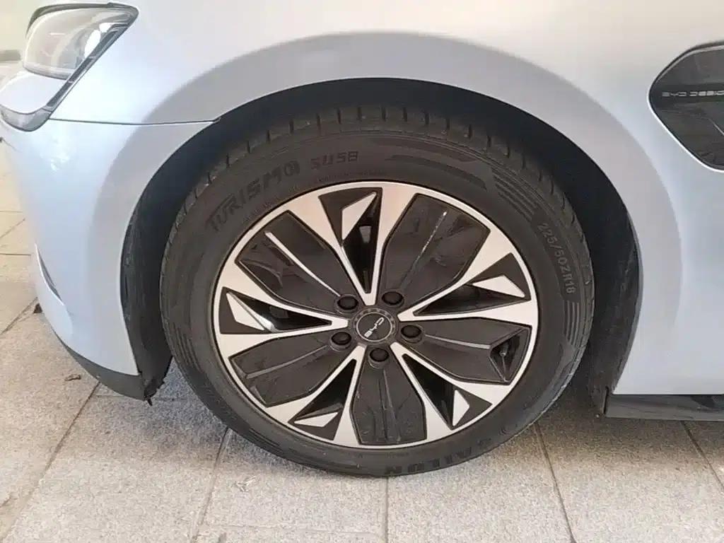 Seal 2022 550km Standard Range Rear-Wheel Drive Premium Edition — миниатюра 23