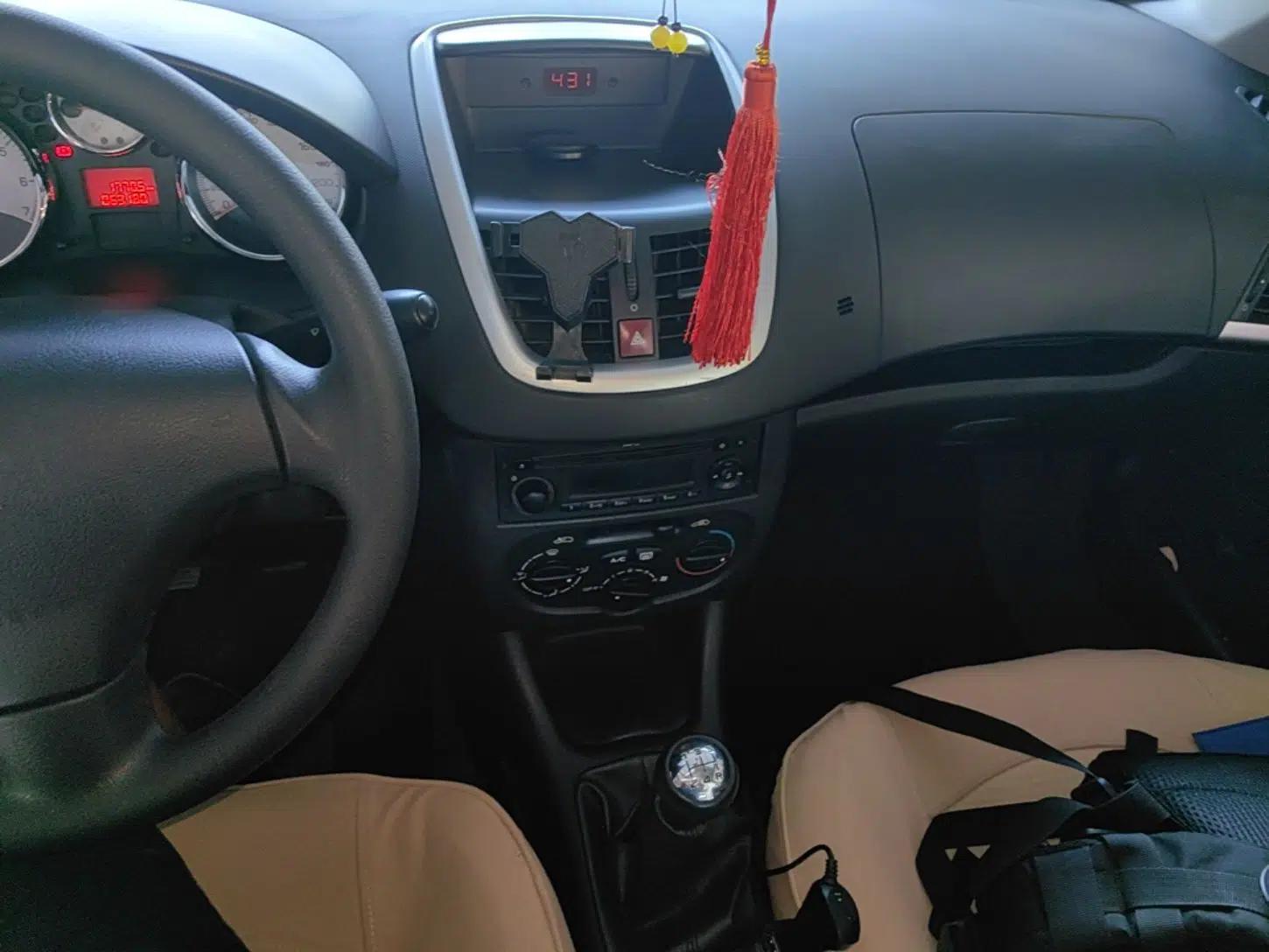 Peugeot 207 2011 Sedan 1.4L Manual Yule Edition — миниатюра 13