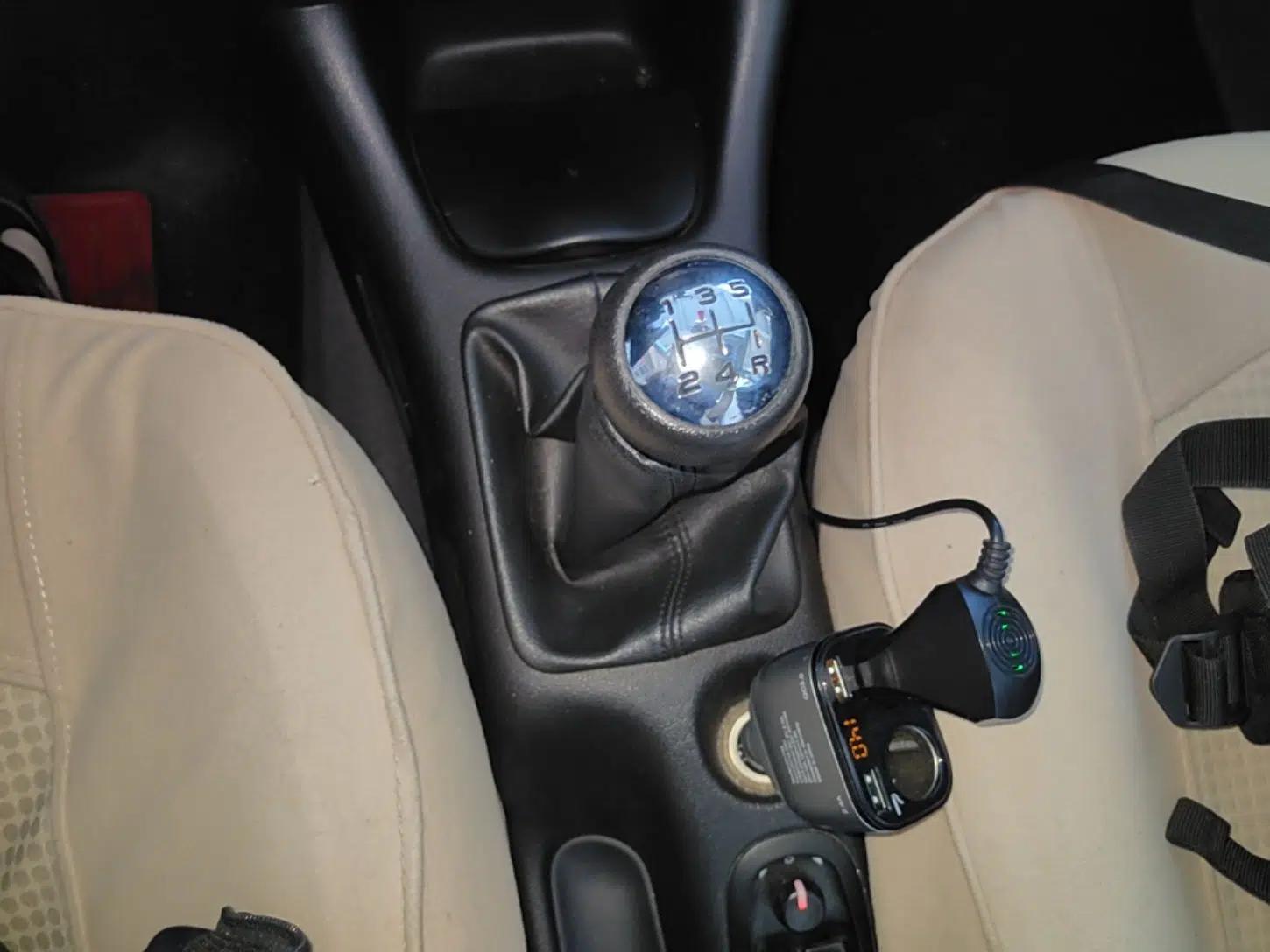 Peugeot 207 2011 Sedan 1.4L Manual Yule Edition — миниатюра 14
