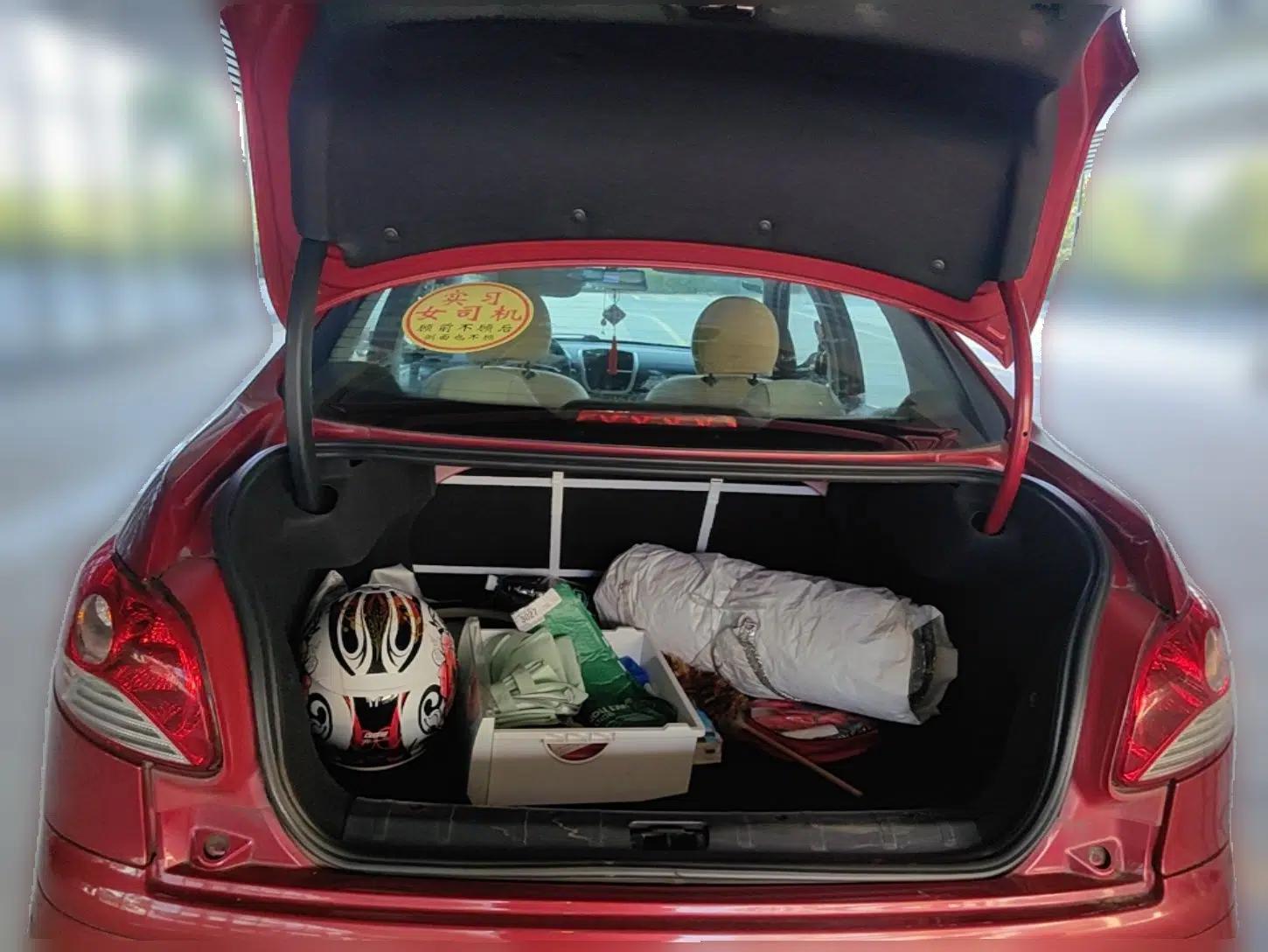 Peugeot 207 2011 Sedan 1.4L Manual Yule Edition — миниатюра 19