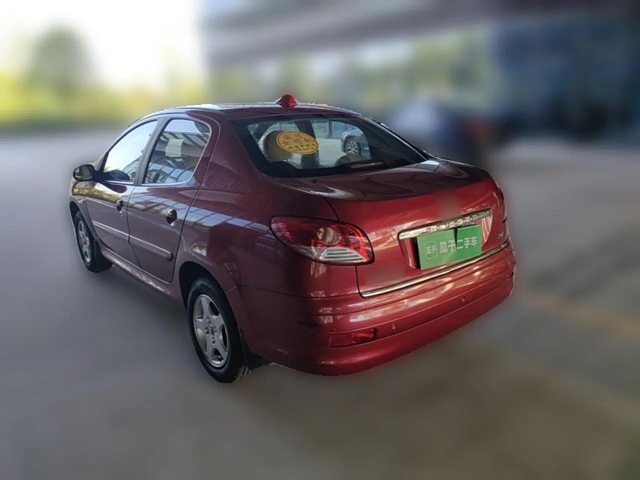 Peugeot 207 2011 Sedan 1.4L Manual Yule Edition — миниатюра 4