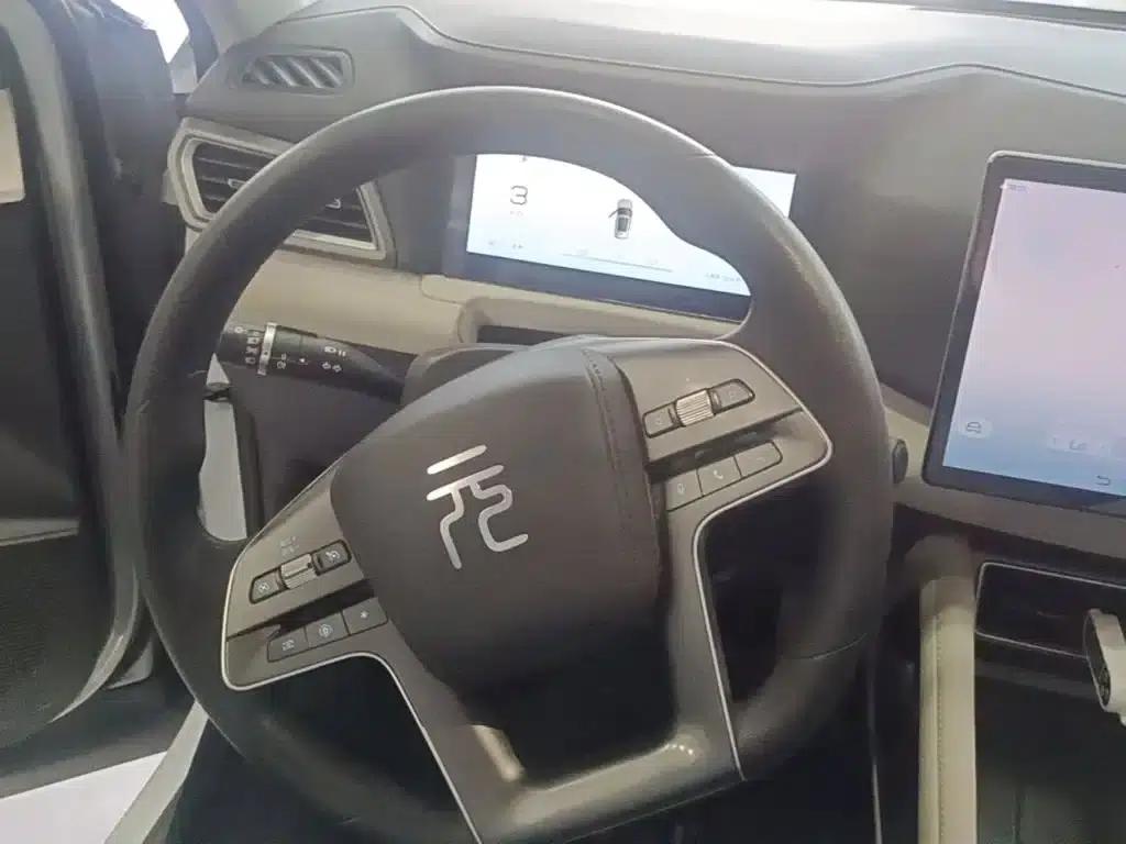 Yuan UP 2024 Model 401KM Leading Edition — миниатюра 11