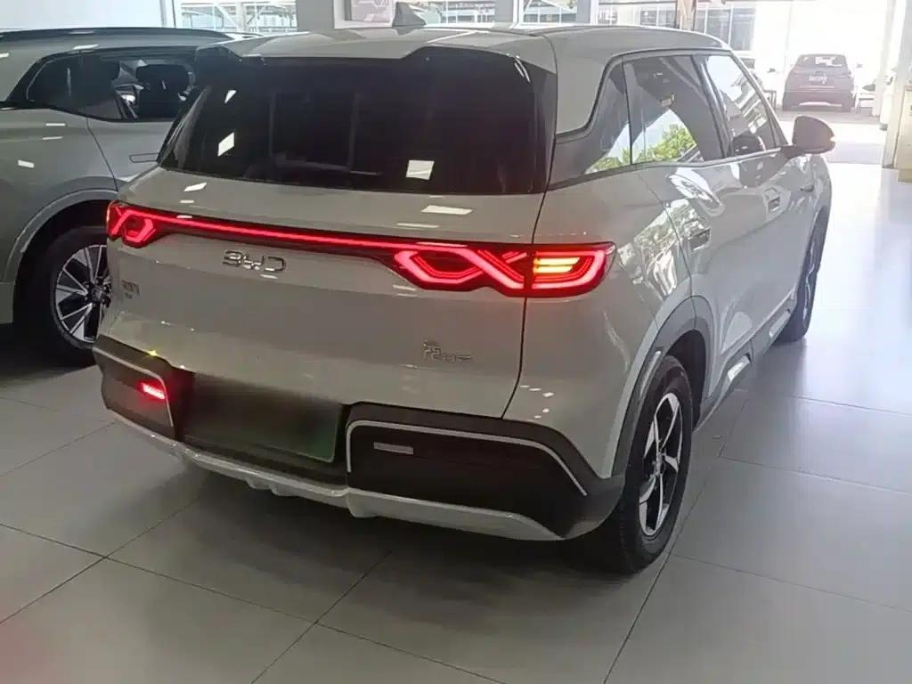 Yuan UP 2024 Model 401KM Leading Edition — миниатюра 7