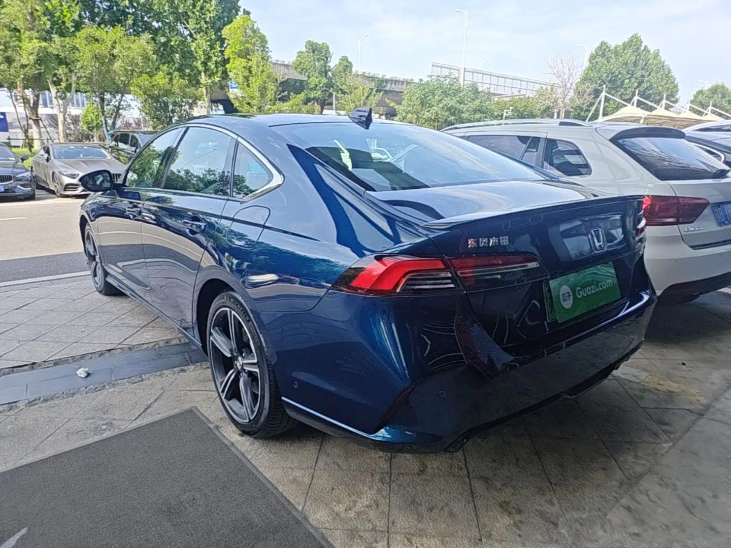 Honda Inspire New Energy 2023 ePHEV Smart Edition — миниатюра 13