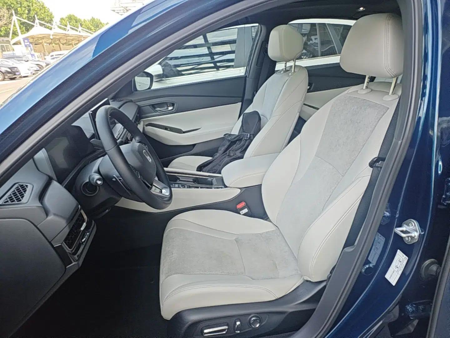 Honda Inspire New Energy 2023 ePHEV Smart Edition — миниатюра 22
