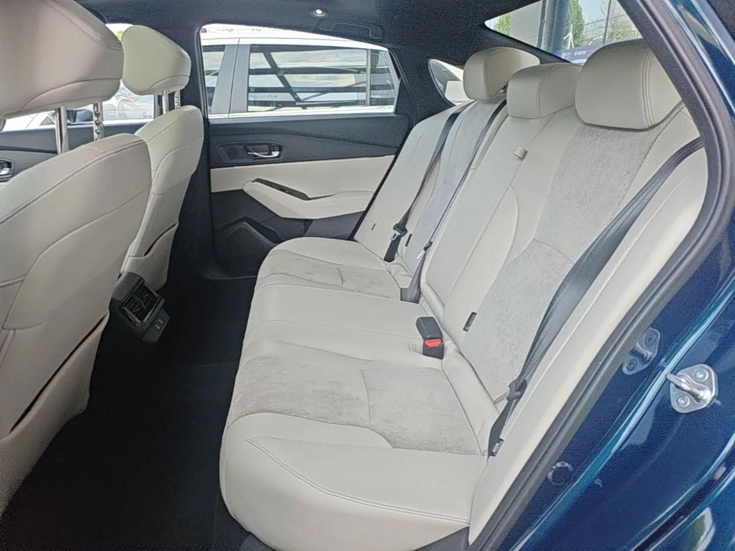 Honda Inspire New Energy 2023 ePHEV Smart Edition — миниатюра 25