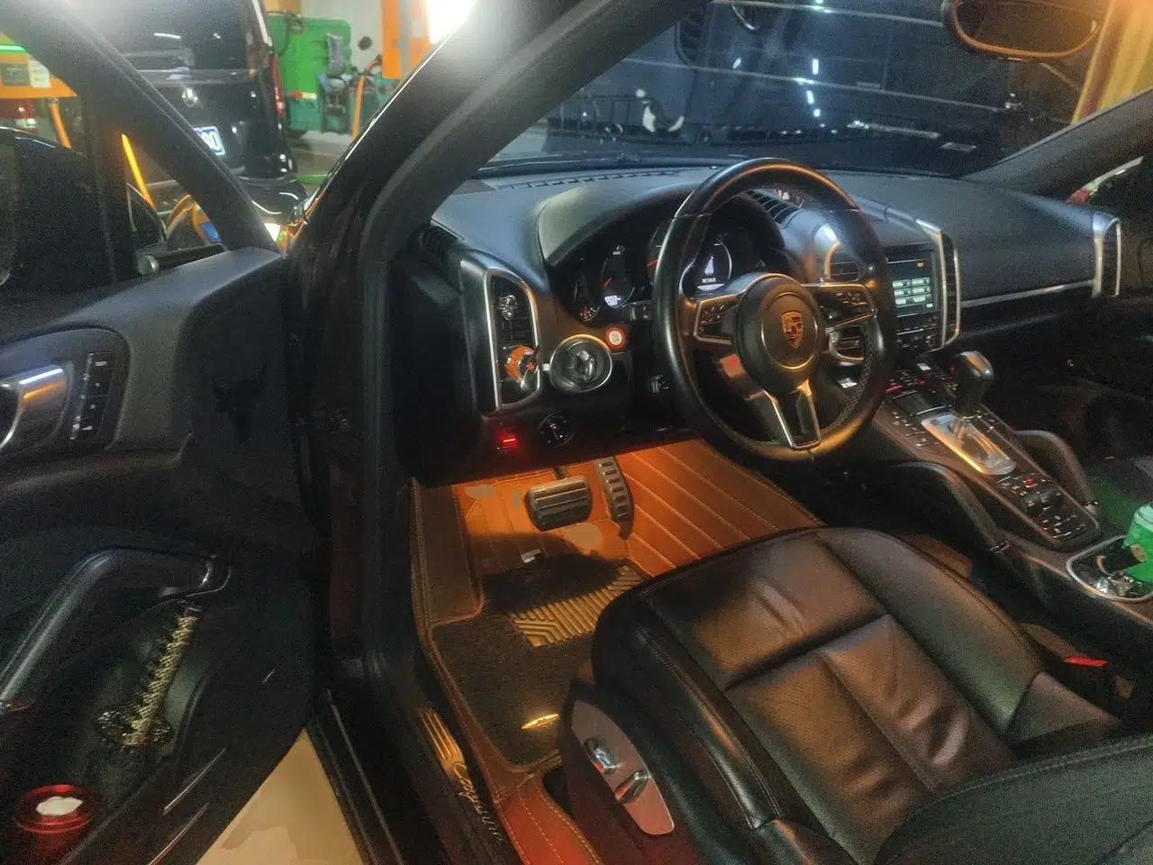 Porsche Cayenne 2016 Cayenne Platinum Edition 3.0T — миниатюра 16