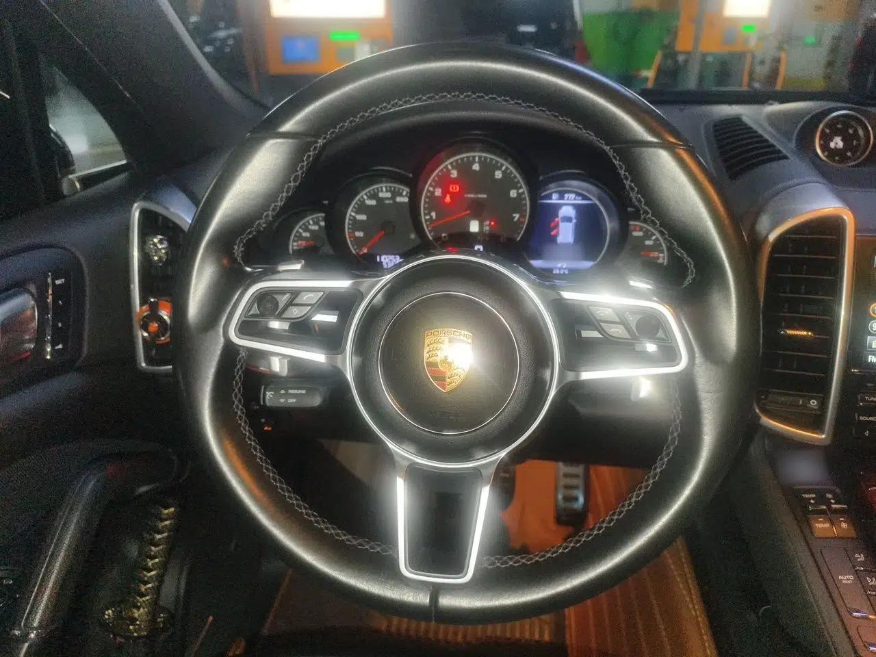 Porsche Cayenne 2016 Cayenne Platinum Edition 3.0T — миниатюра 10