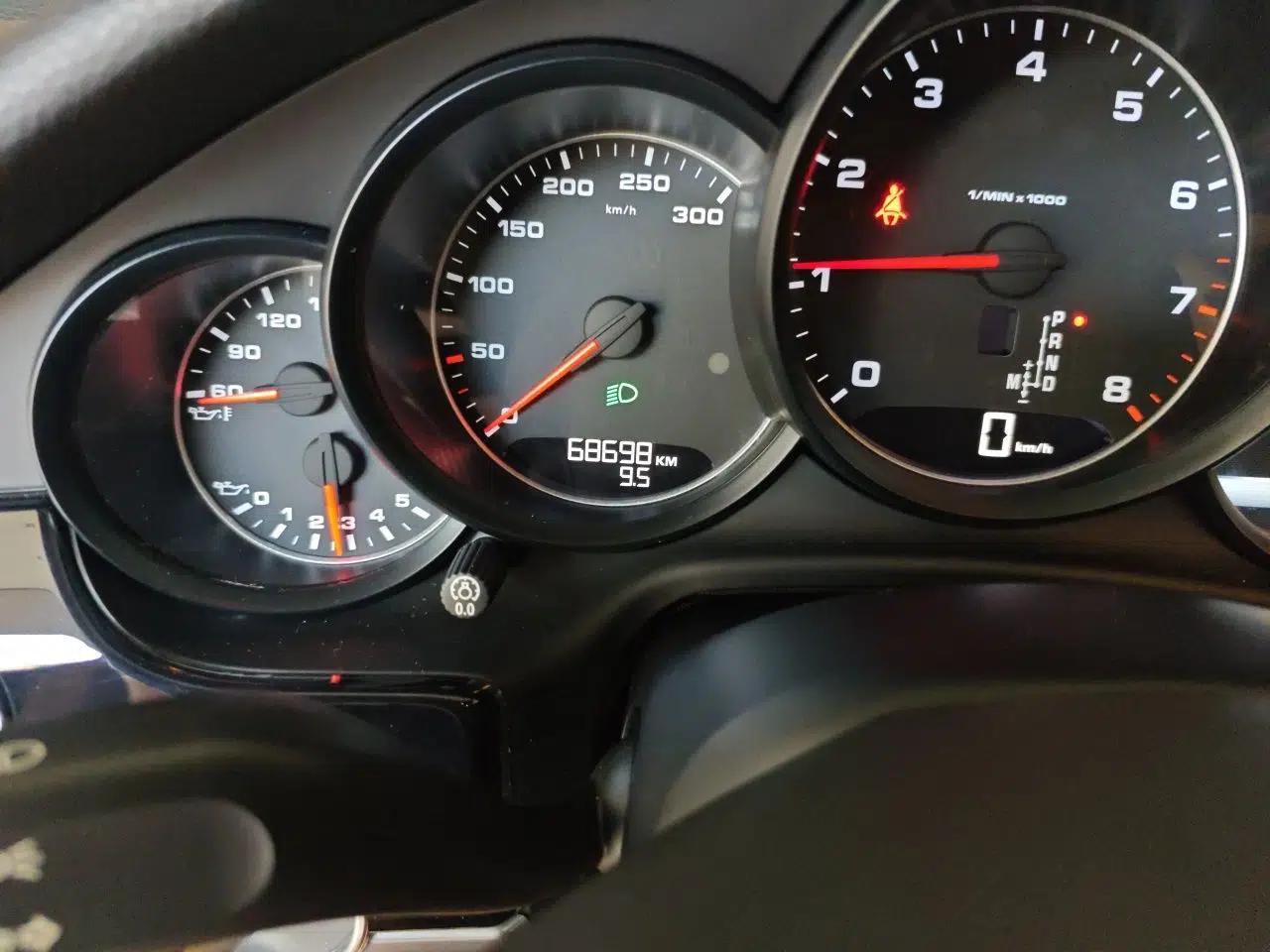 Porsche Panamera 2016 Panamera Edition 3.0T — миниатюра 12
