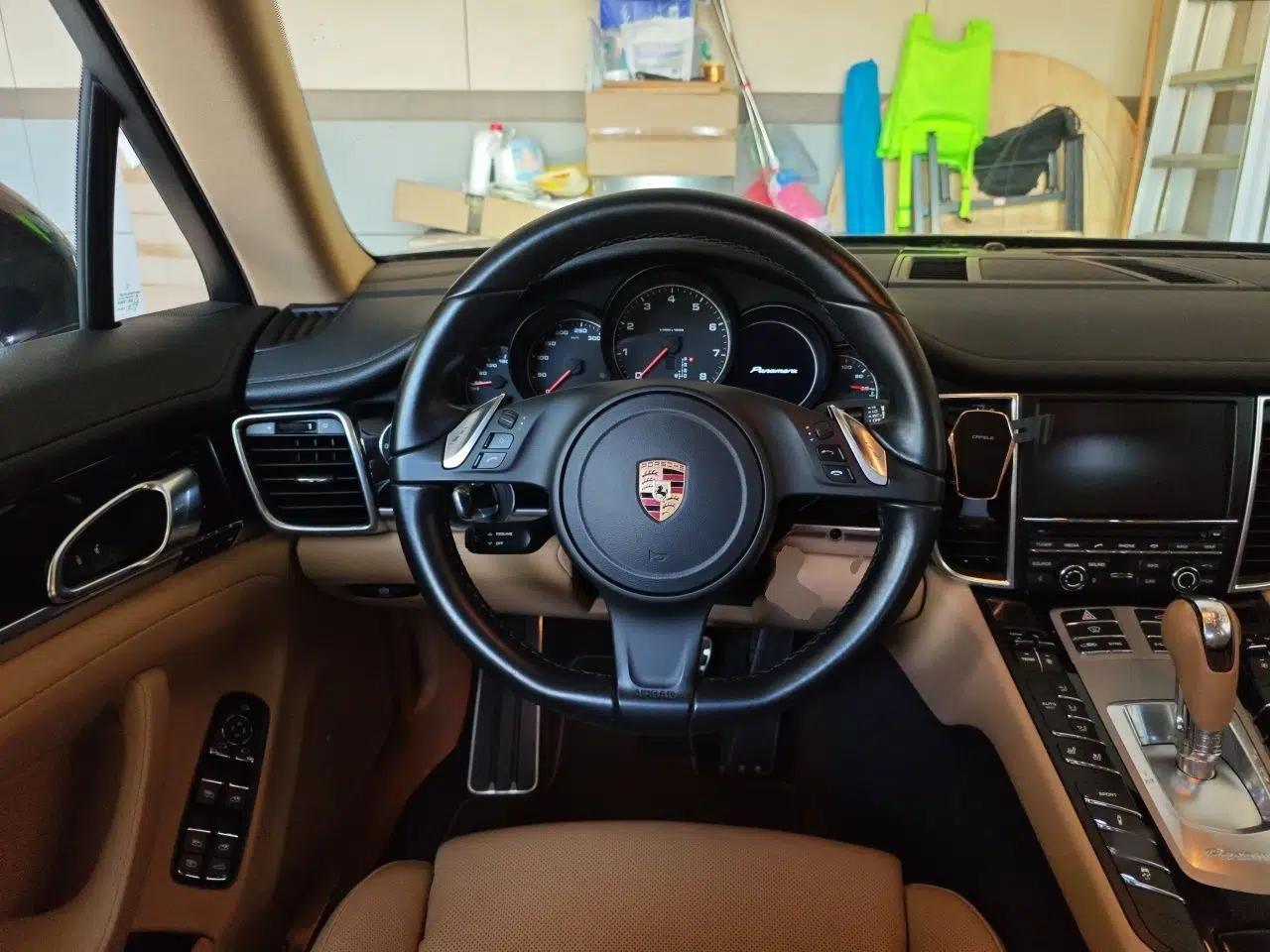 Porsche Panamera 2016 Panamera Edition 3.0T — миниатюра 10