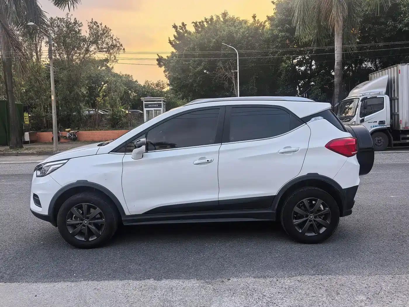 Yuan New Energy 2019 EV360 Intelligent Enjoyment Edition — миниатюра 4