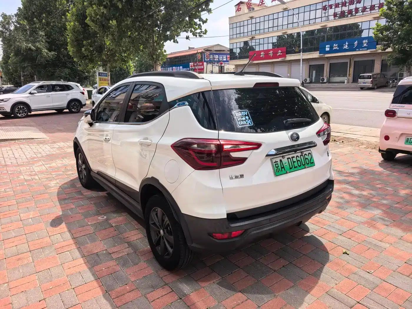 Yuan New Energy 2018 EV360 Smart Connected Cool Edition — миниатюра 4