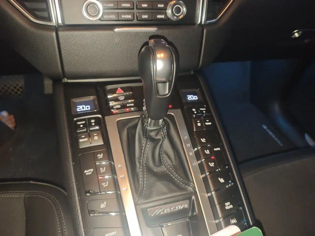 Porsche Macan 2017 Macan S 3.0T — миниатюра 14