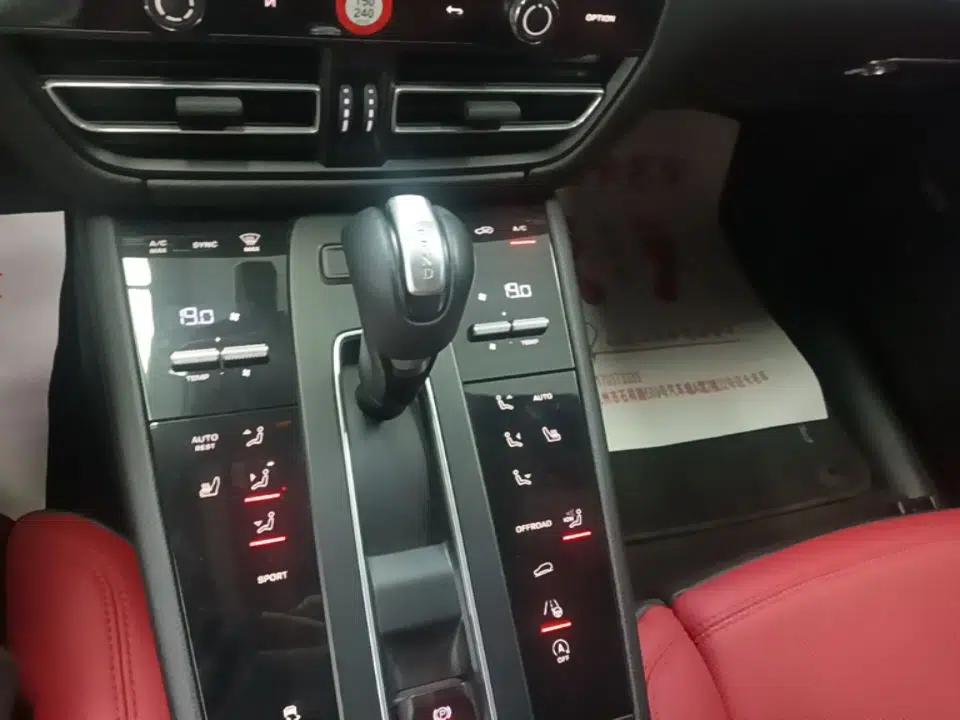Porsche Macan 2023 Macan T 2.0T — миниатюра 16