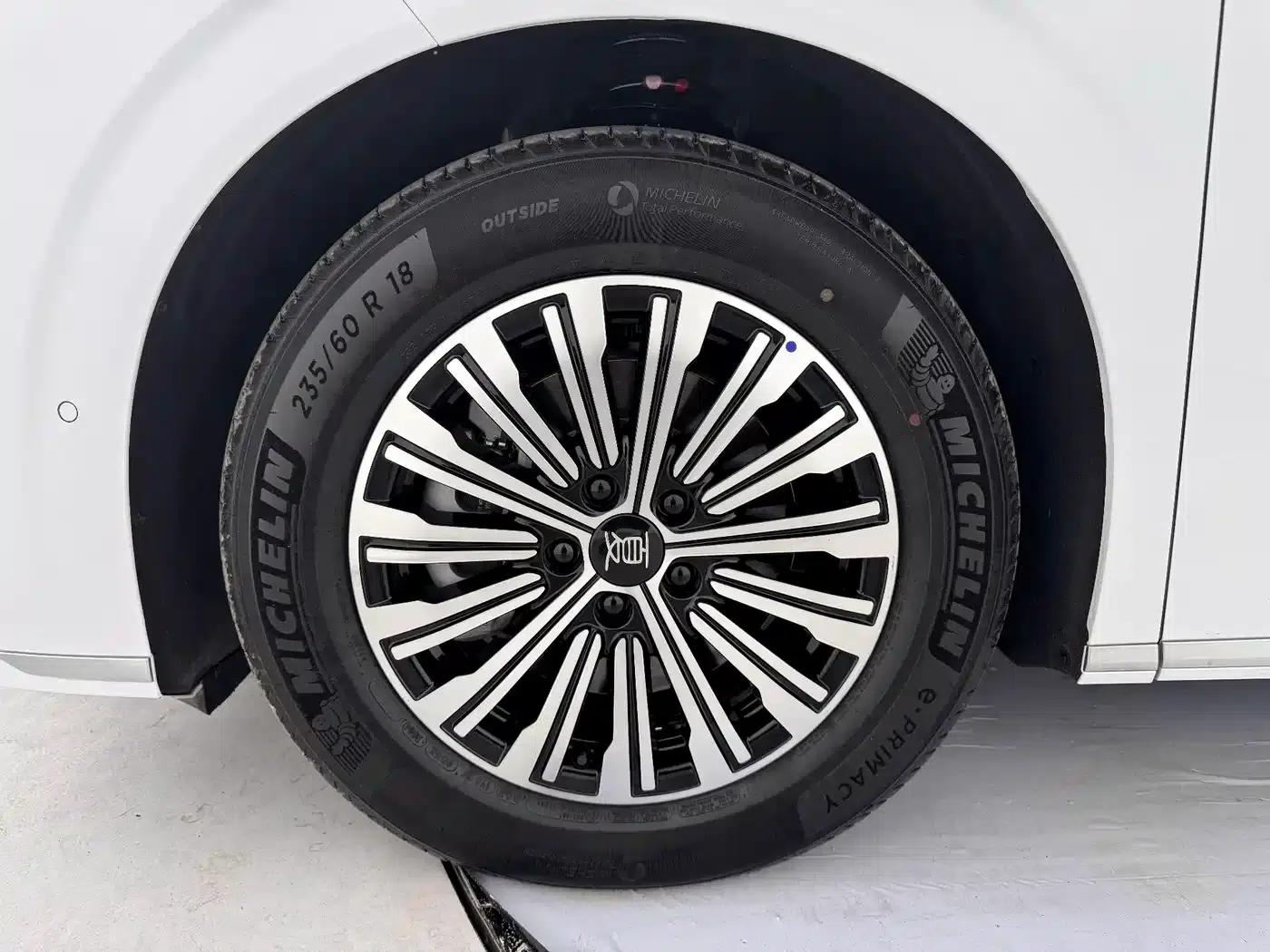 Summer 2025 DM-i 1.5T 180km Excellent Edition — миниатюра 20