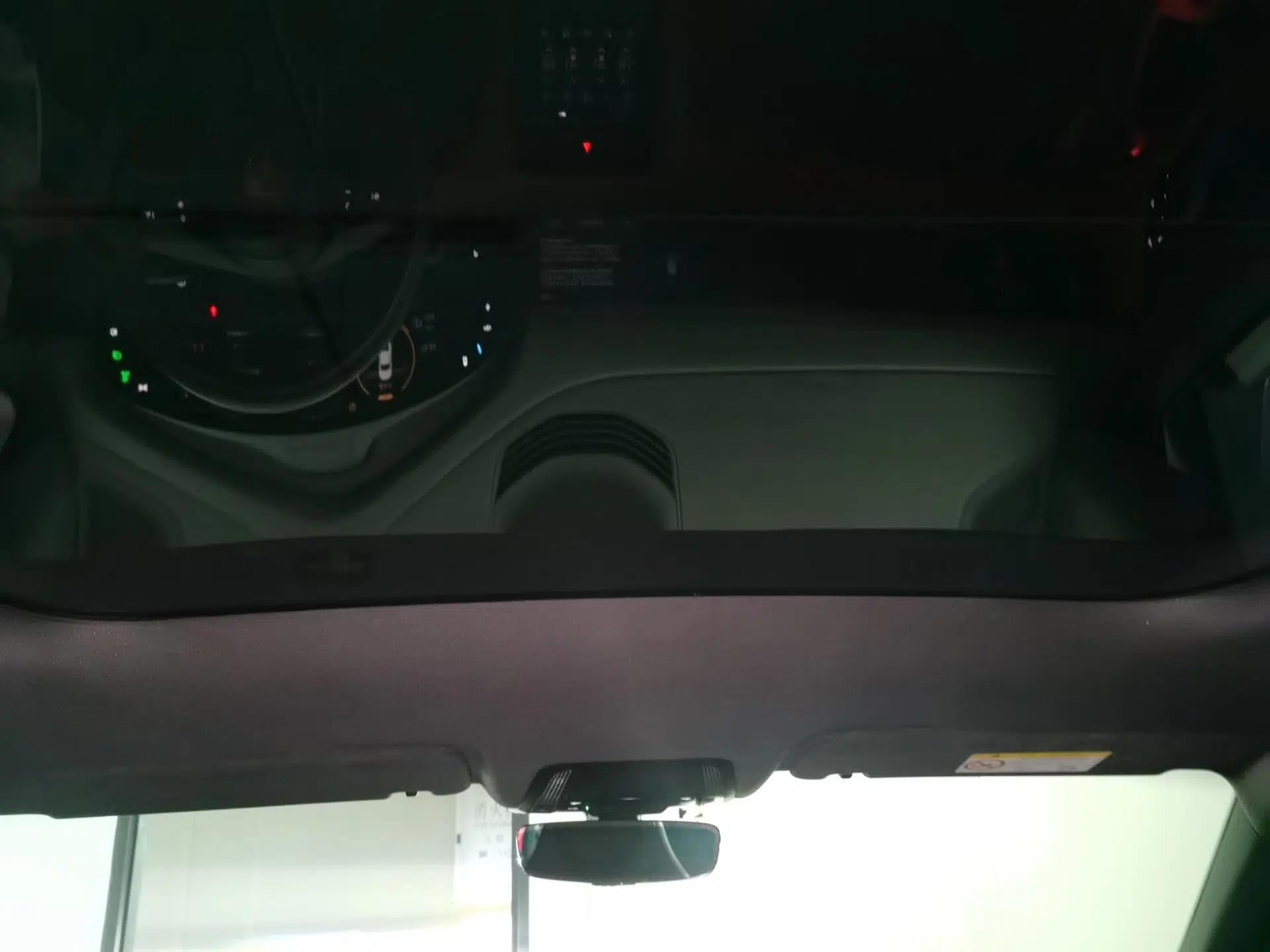 Porsche Taycan 2019 Taycan 4S — миниатюра 18